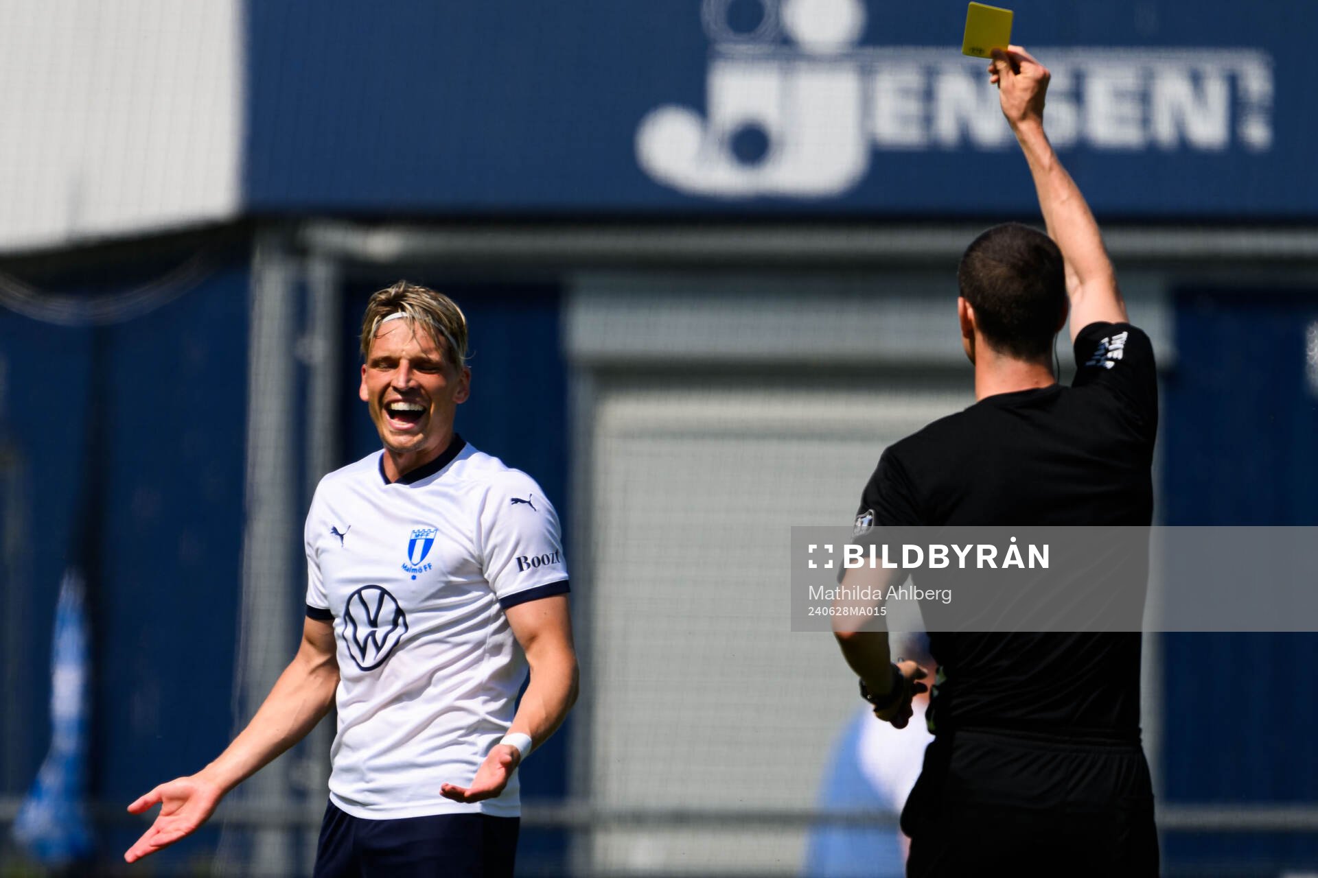 Malmö FFs Jens Stryger Larsen deppar
