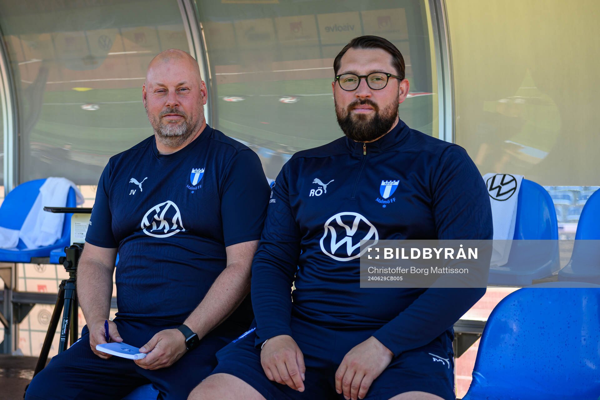 Malmö FFs tränare Jonas Valfridsson och assisterande