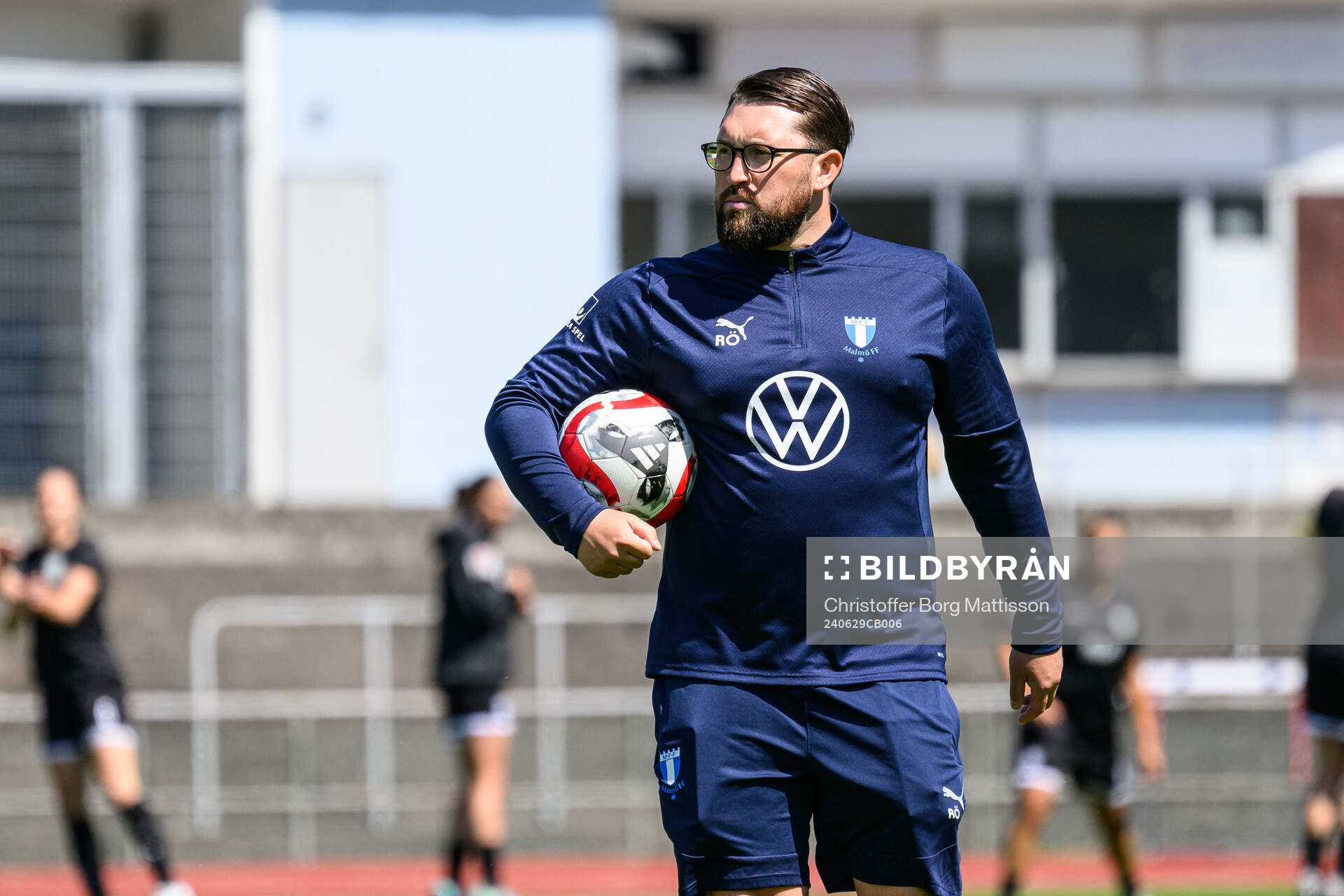 Malmö FFs assisterande tränare Rikard Östergren inför fotbollsmatchen i Elitettan mellan Malmö FF och Alingsås den 29 juni 2024 i Malmö.