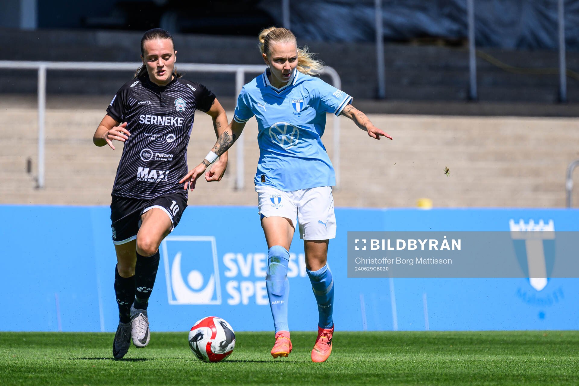 Alingsås Alma Öberg och Malmö FFs Nathalie Hoff Persson