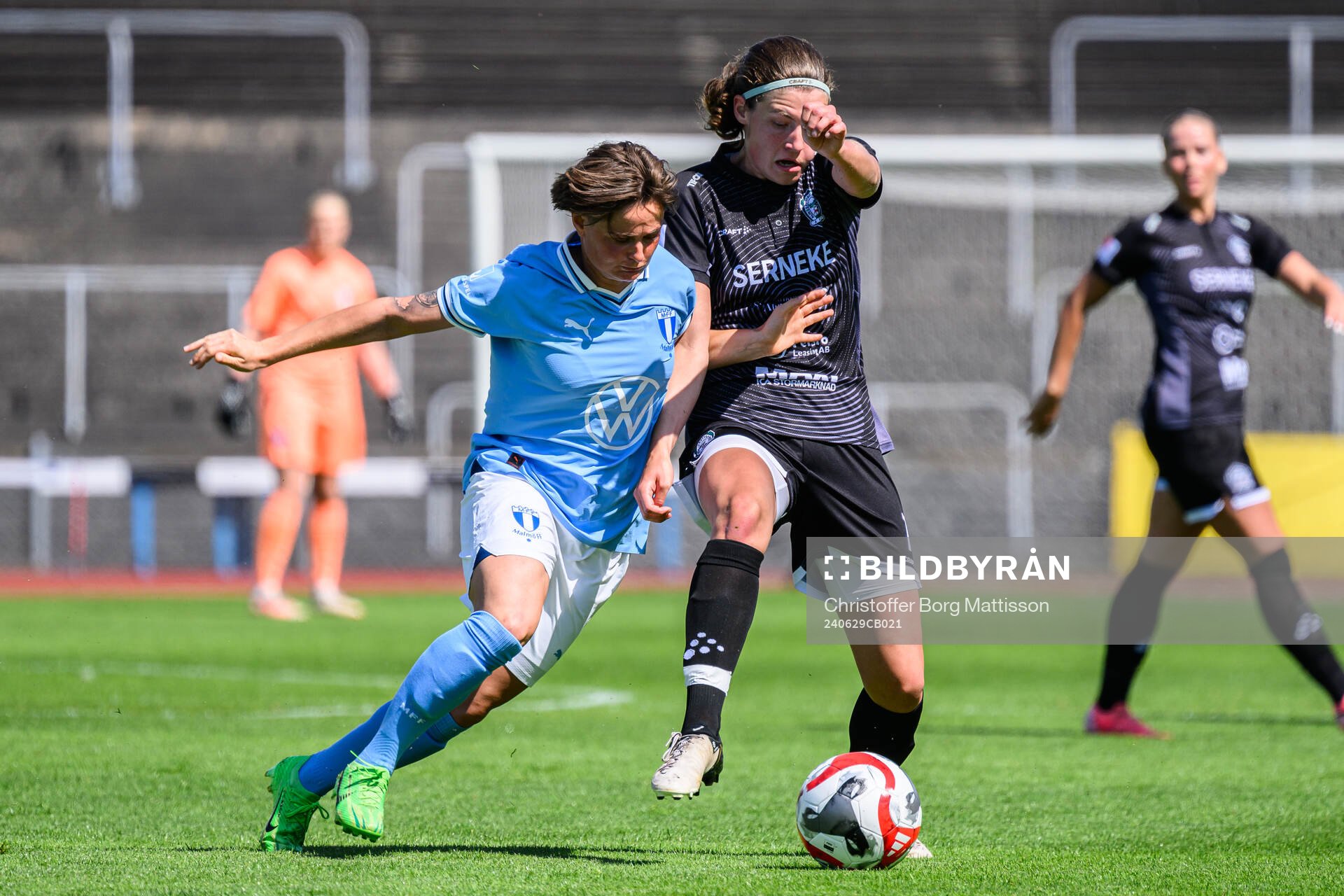 Malmö FFs Ema Paljevic och Alingsås Tove Lorén