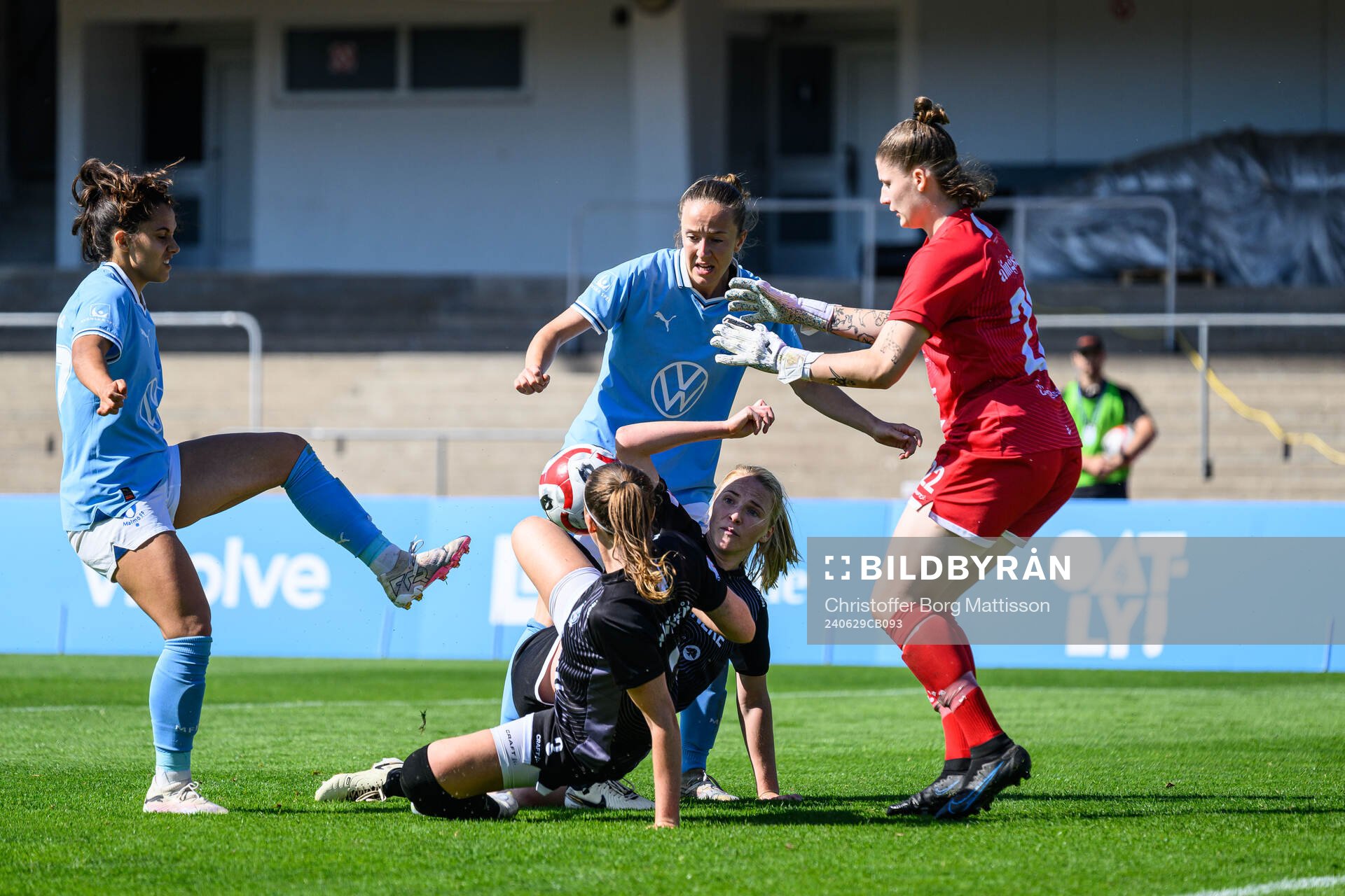 Malmö FFs Ana Mafalda Ferreira Barboz och Anna Plantin och