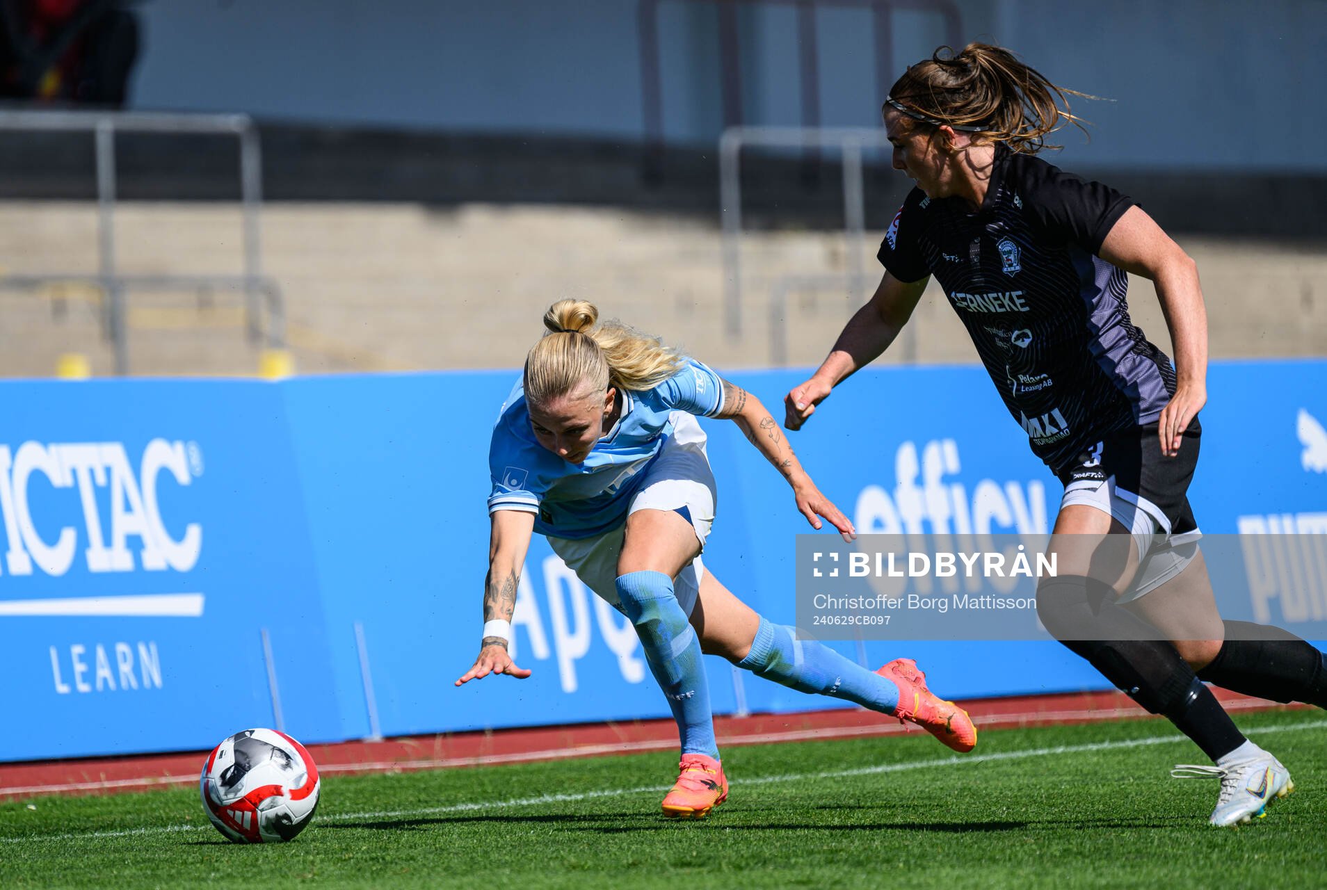 Malmö FFs Nathalie Hoff Persson och Alingsås Felicia De