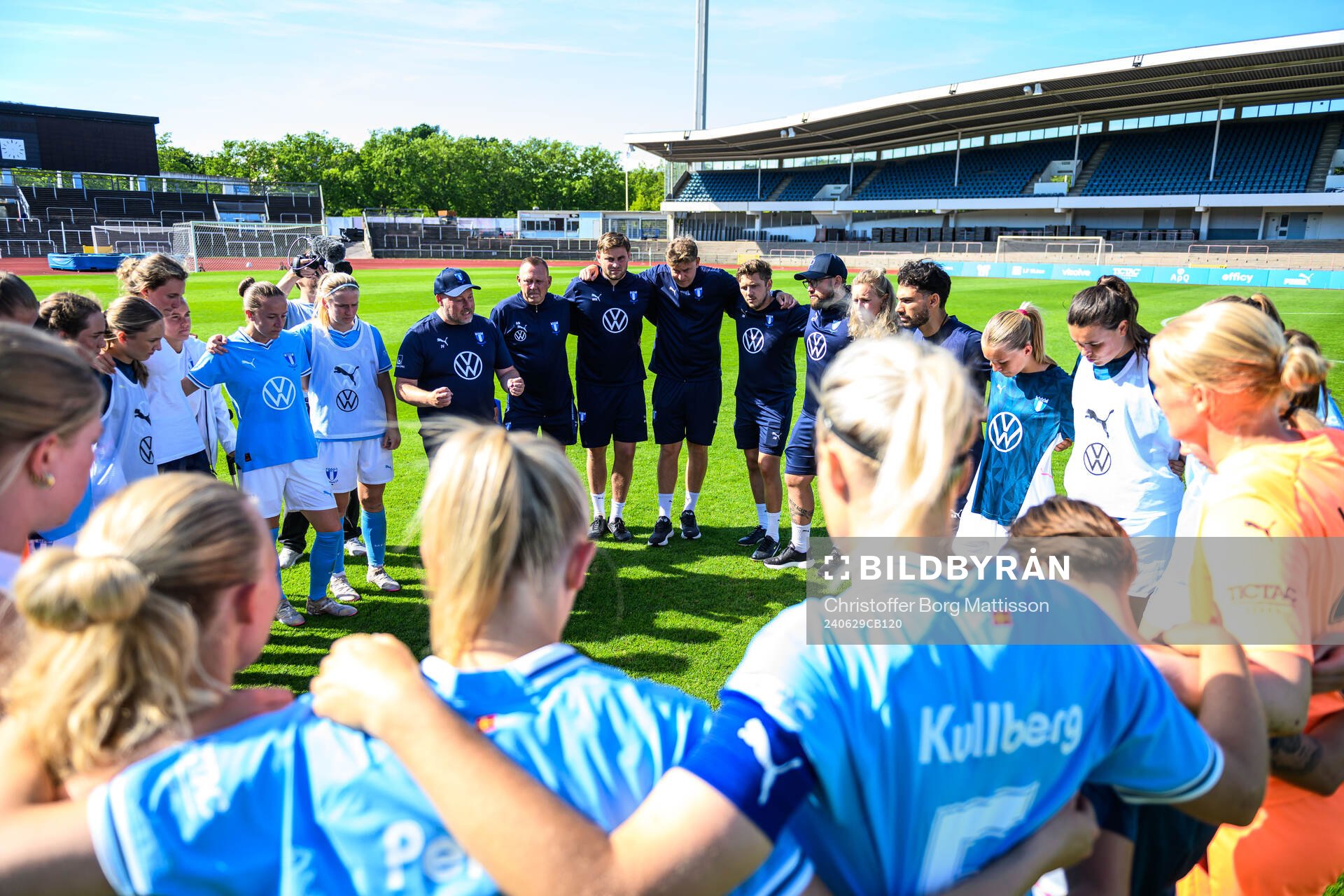 Malmö FFs spelare och ledare samlas