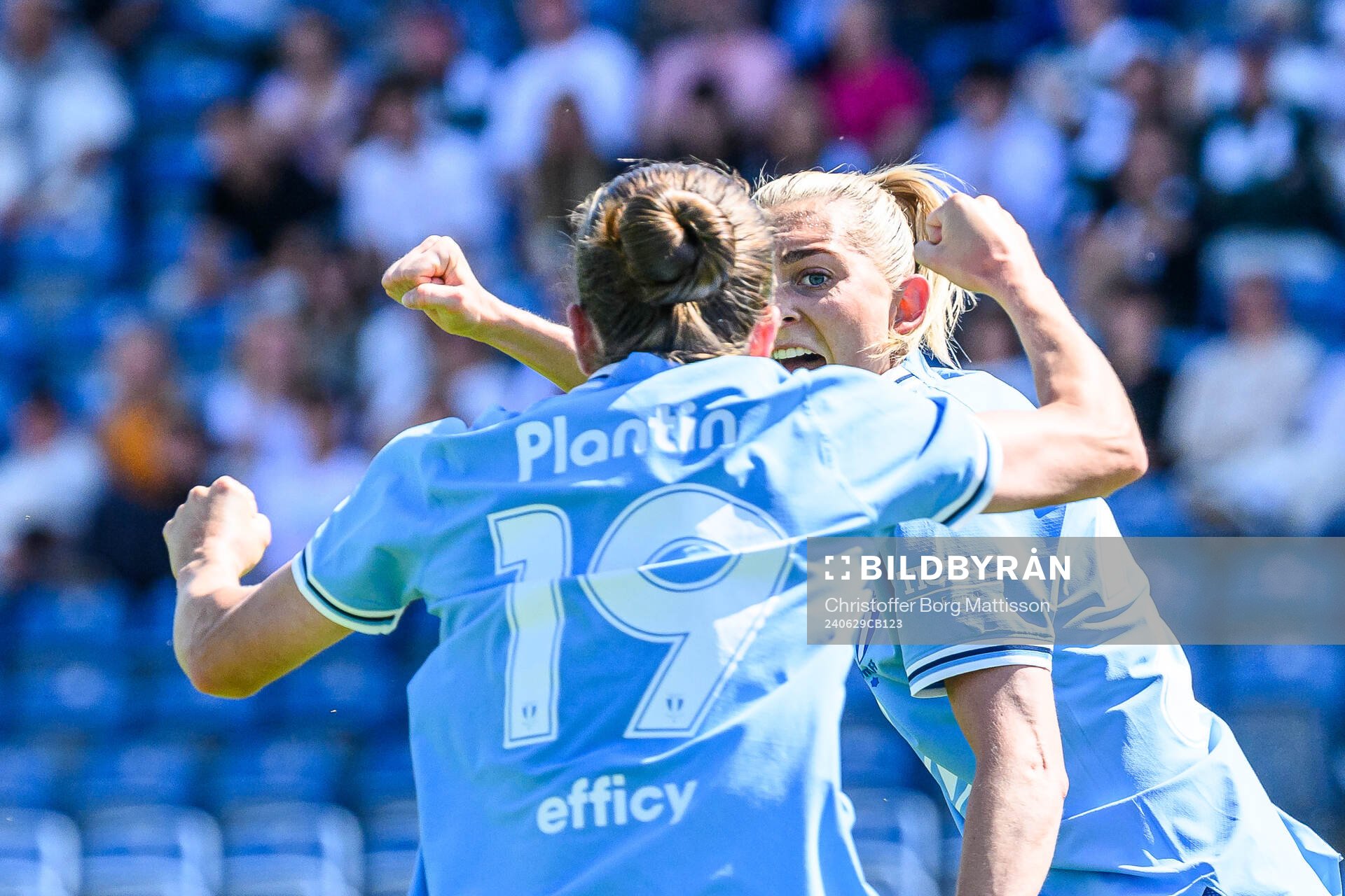 Malmö FFs Anna Plantin och Beatrice Persson jublar