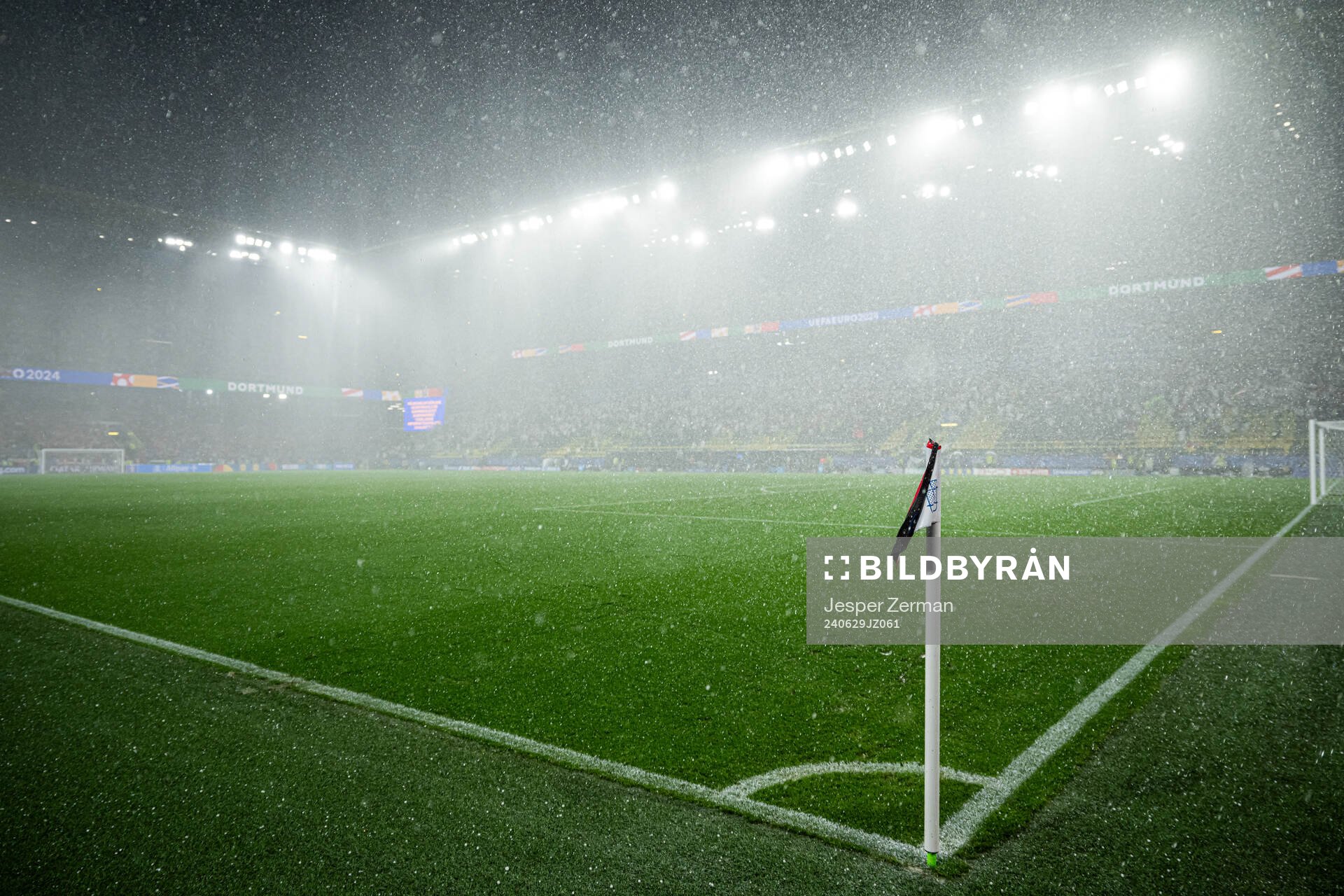 Heavy rain during the UEFA Euro 2024 Football Championship round of 16 match between Germany and Denmark on June 29, 2024 in Dortmund. 