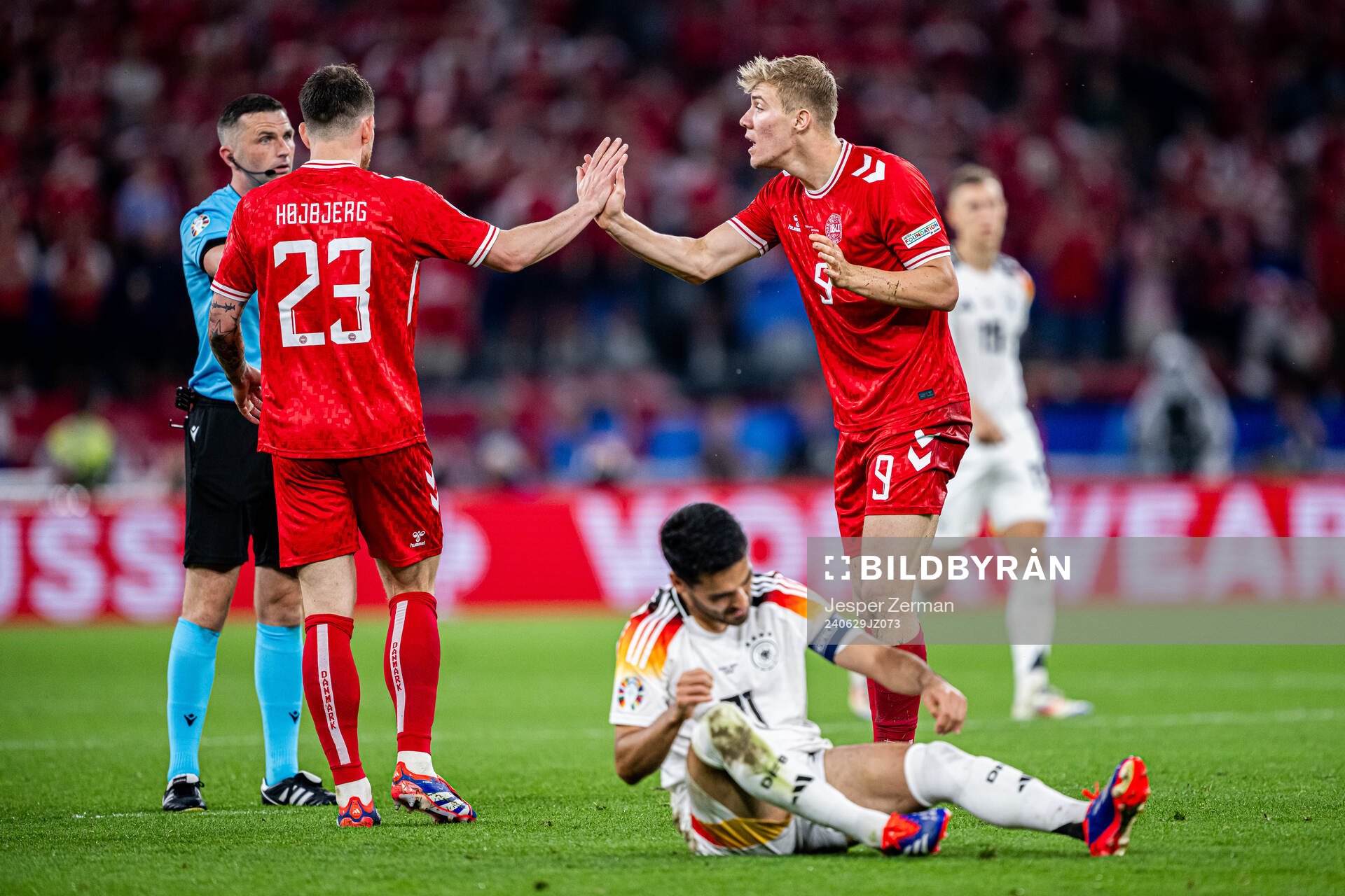 Pierre-Emilie Højbjerg and Rasmus Højlund of Denmark and