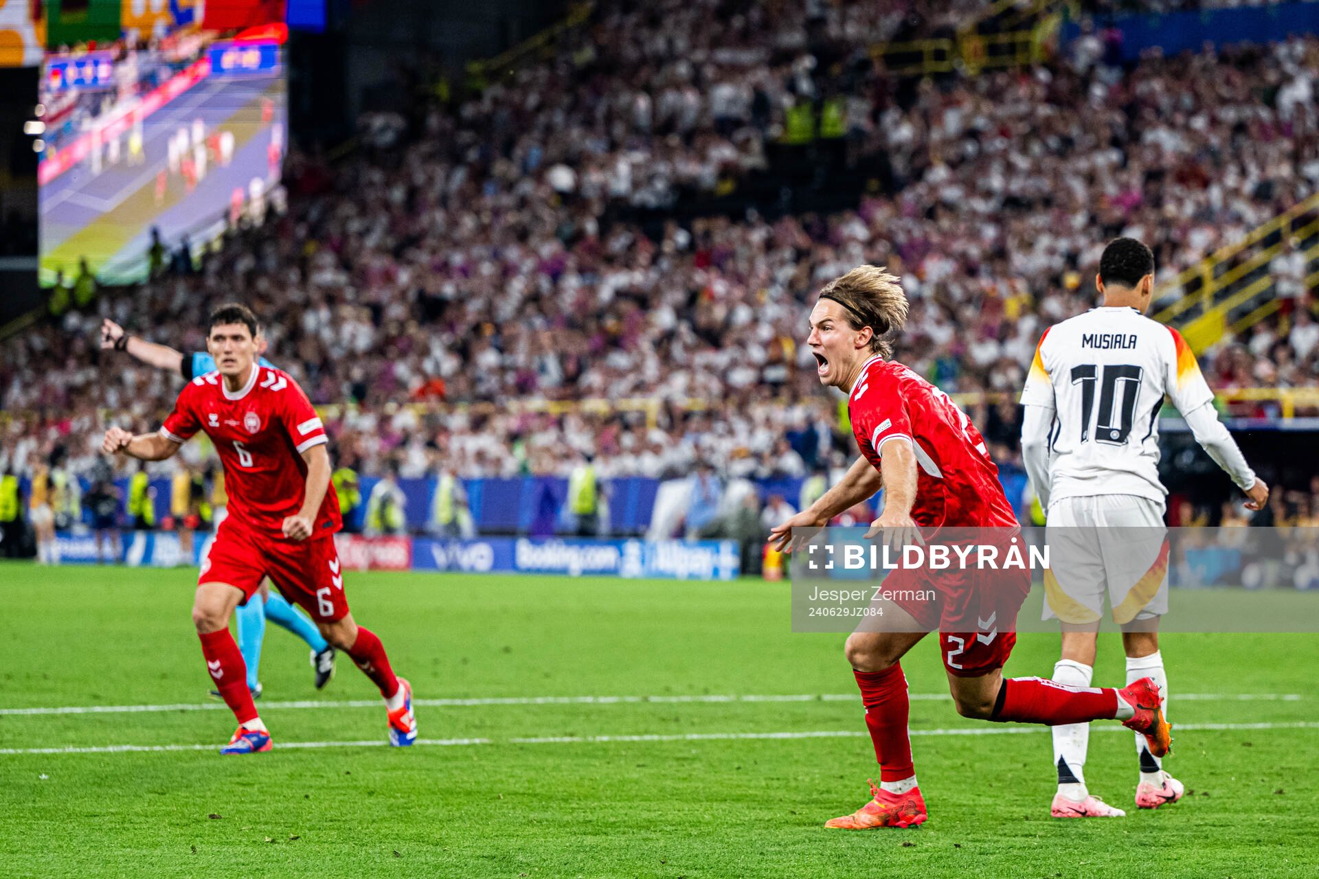 Joachim Andersen of Denmark celebrates