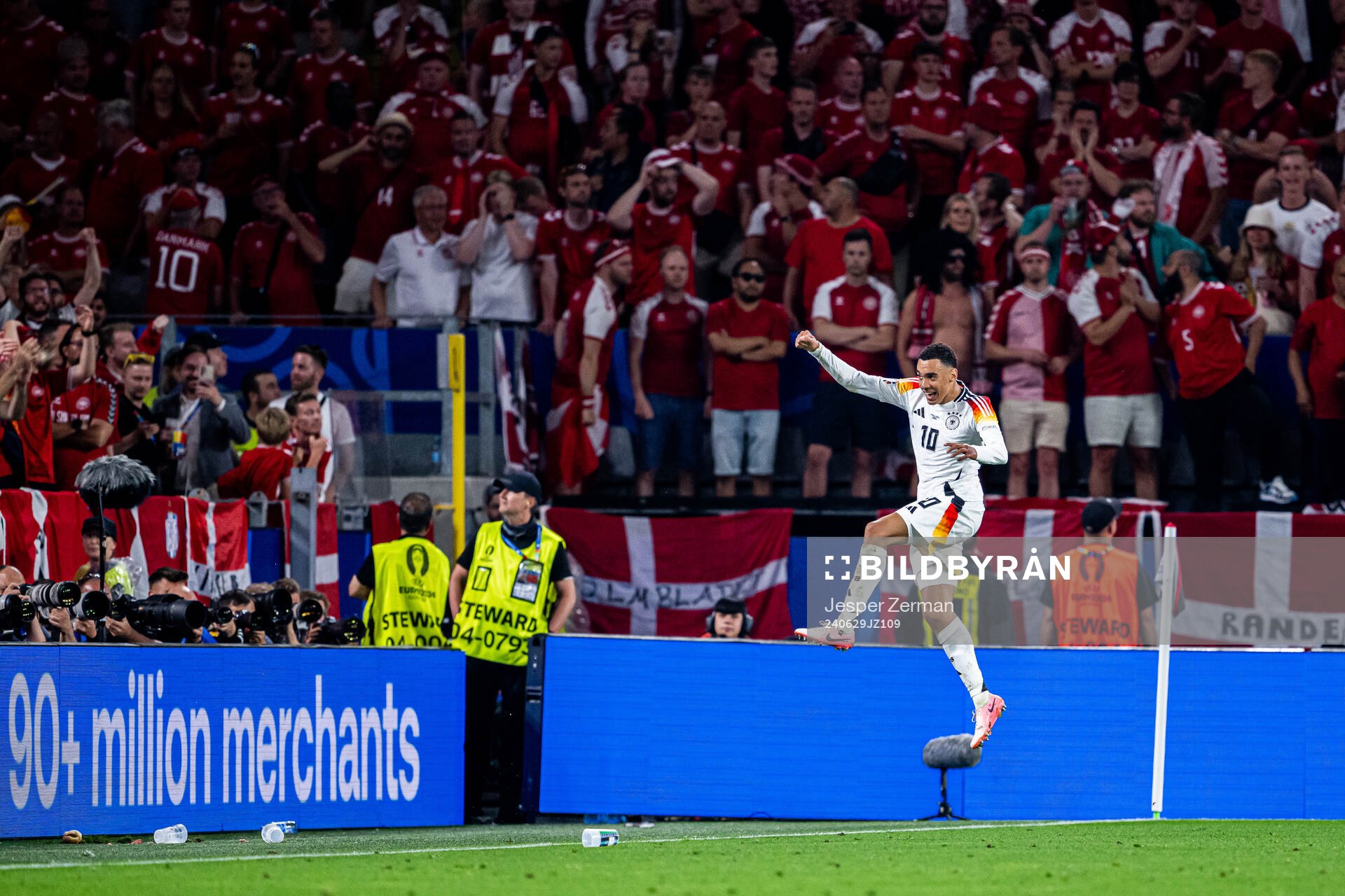 Jamal Musiala of Germany celebrates