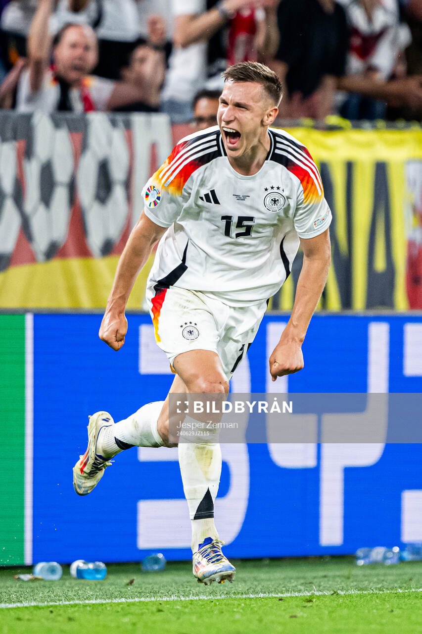 Nico Schlotterbeck of Germany celebrates