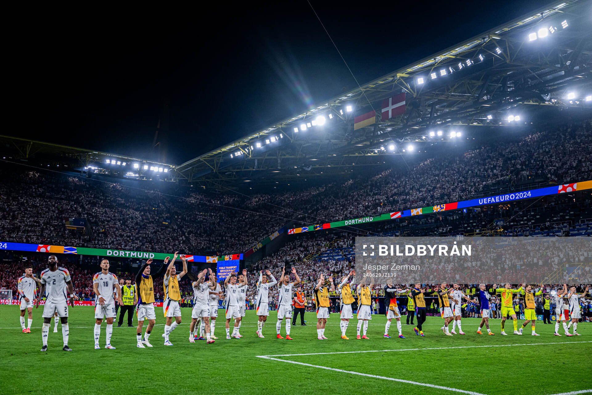 Players of of Germany celebrate
