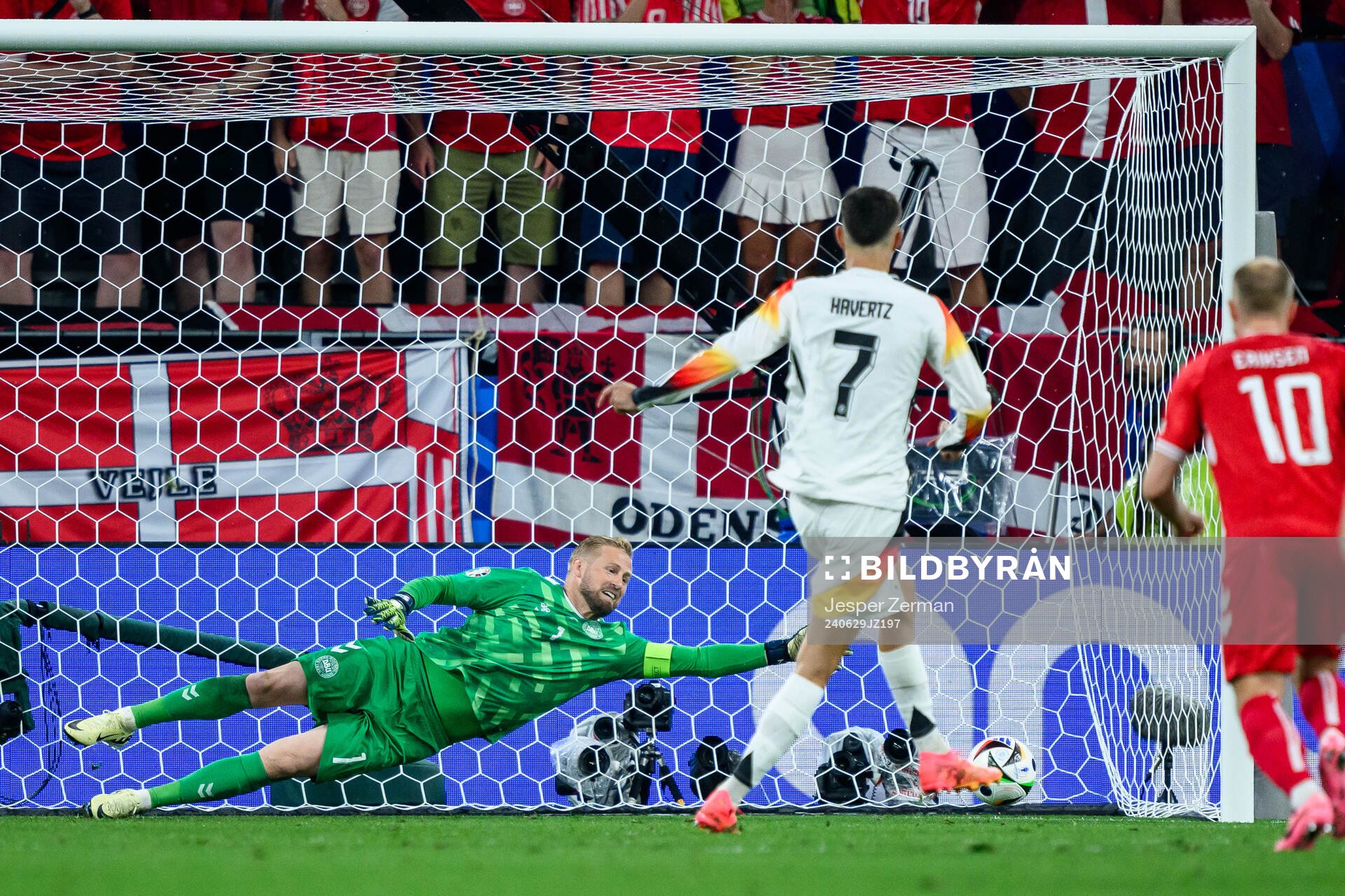 Kai Havertz of Germany scores 1-0