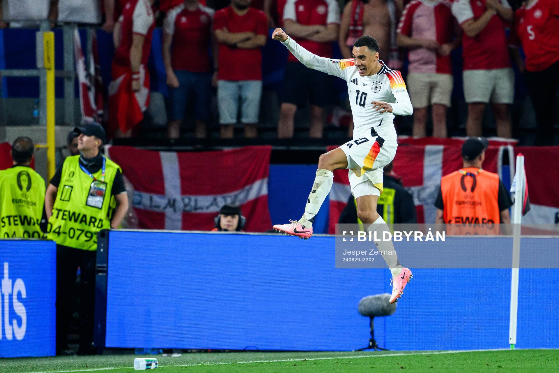 Jamal Musiala of Germany celebrates