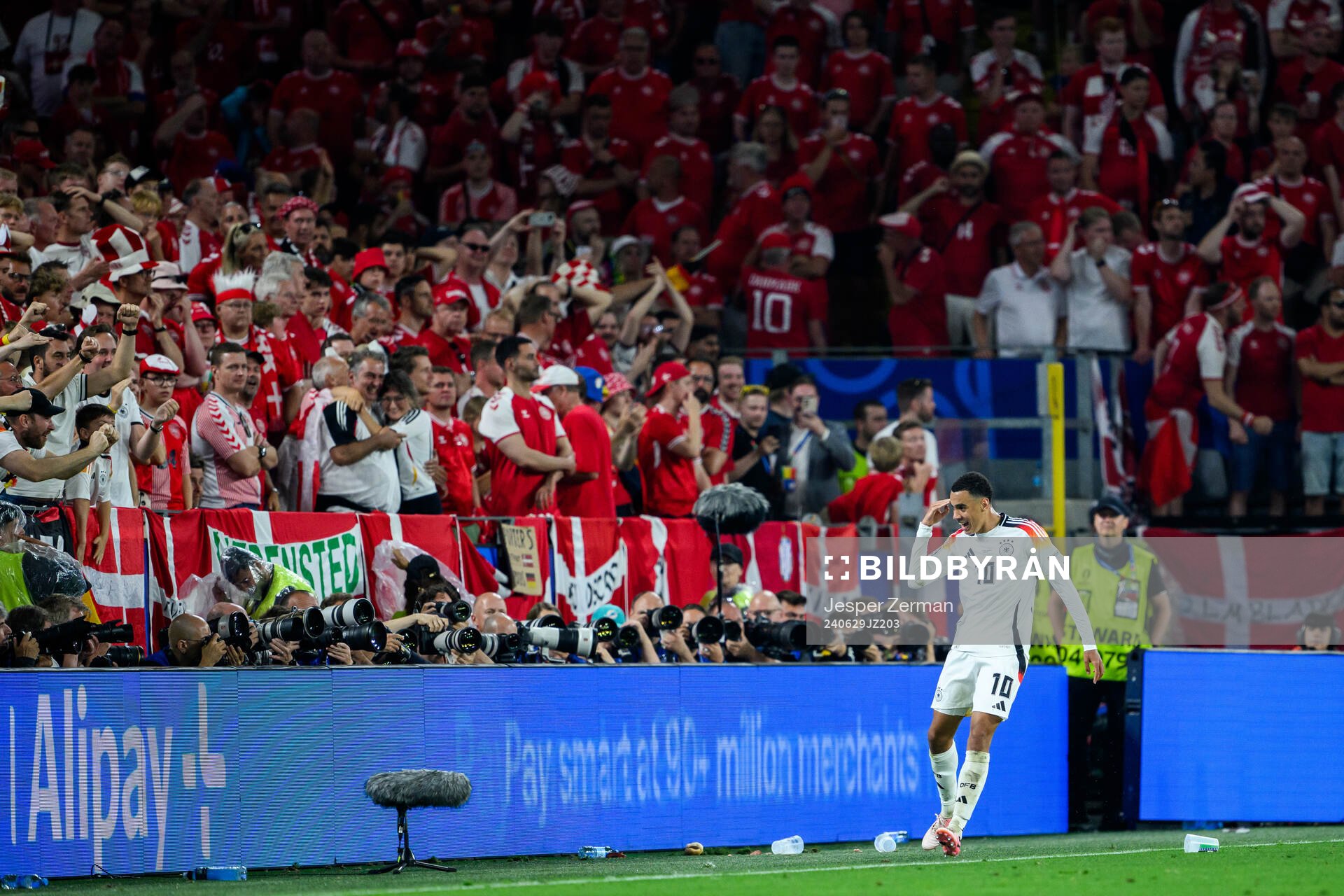 Jamal Musiala of Germany celebrates