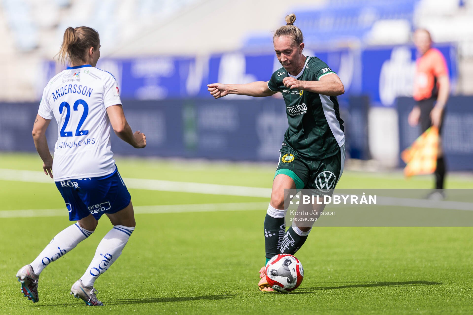Hammarbys Julia Roddar och IFK Norrköpings Fanny Andersson