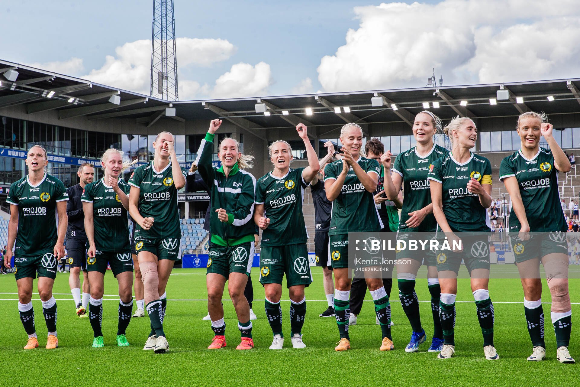 Hammarbys spelare jublar