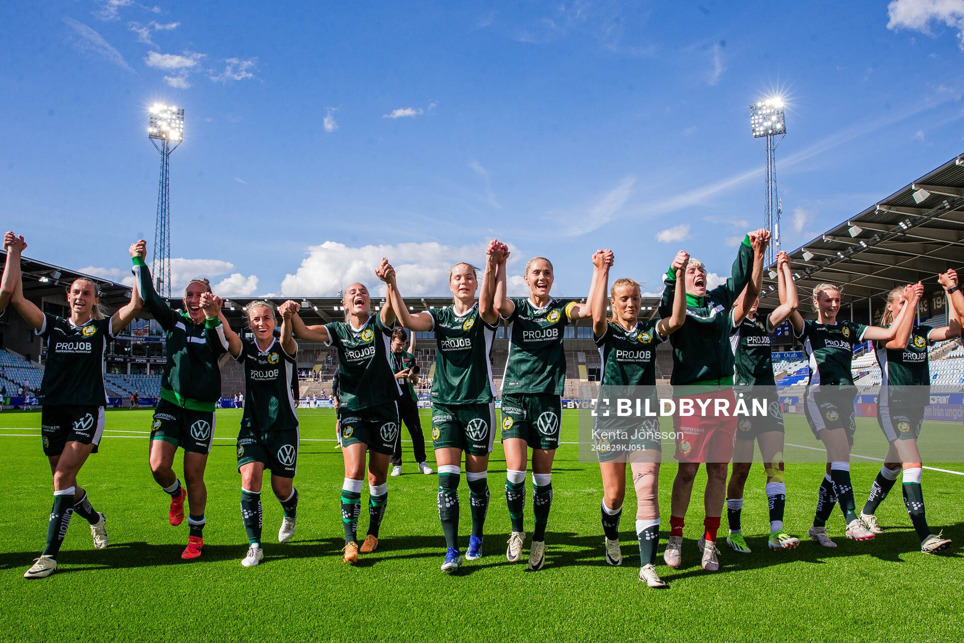 Hammarbys spelare jublar