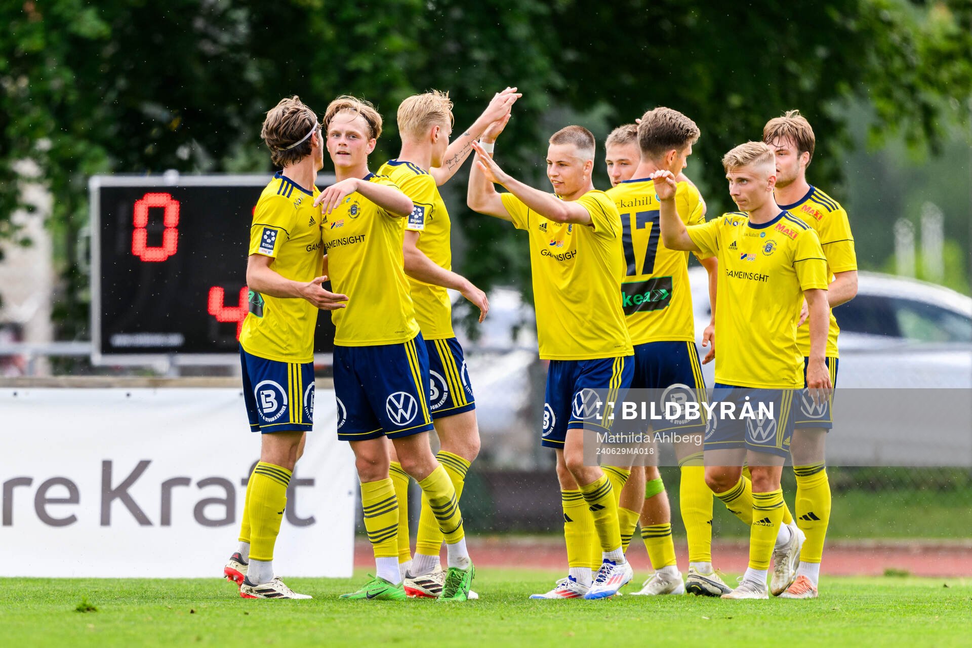 Ängelholms Max Eriksson jublar