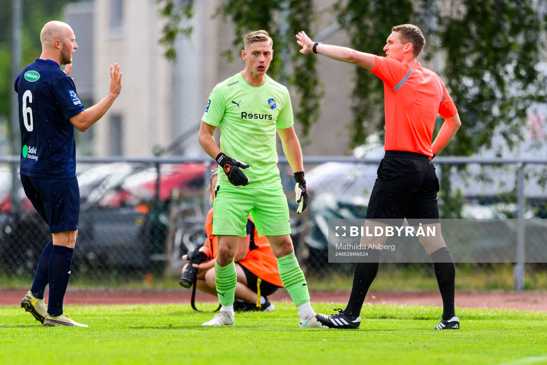 Eskilsminnes Christian Ljungberg och målvakt Philip