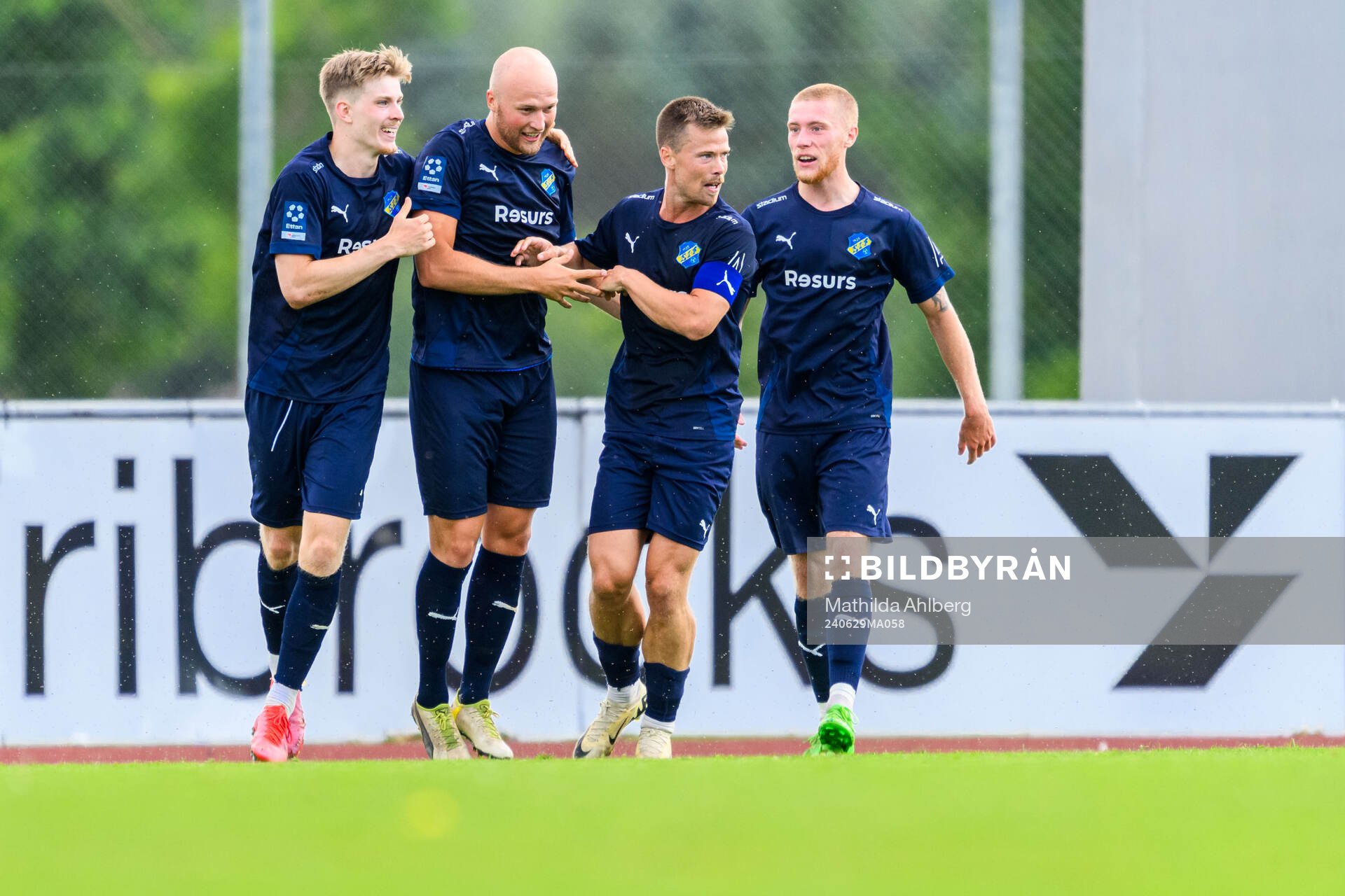 Eskilsminnes Christian Ljungberg och Lucas Ohlander jublar