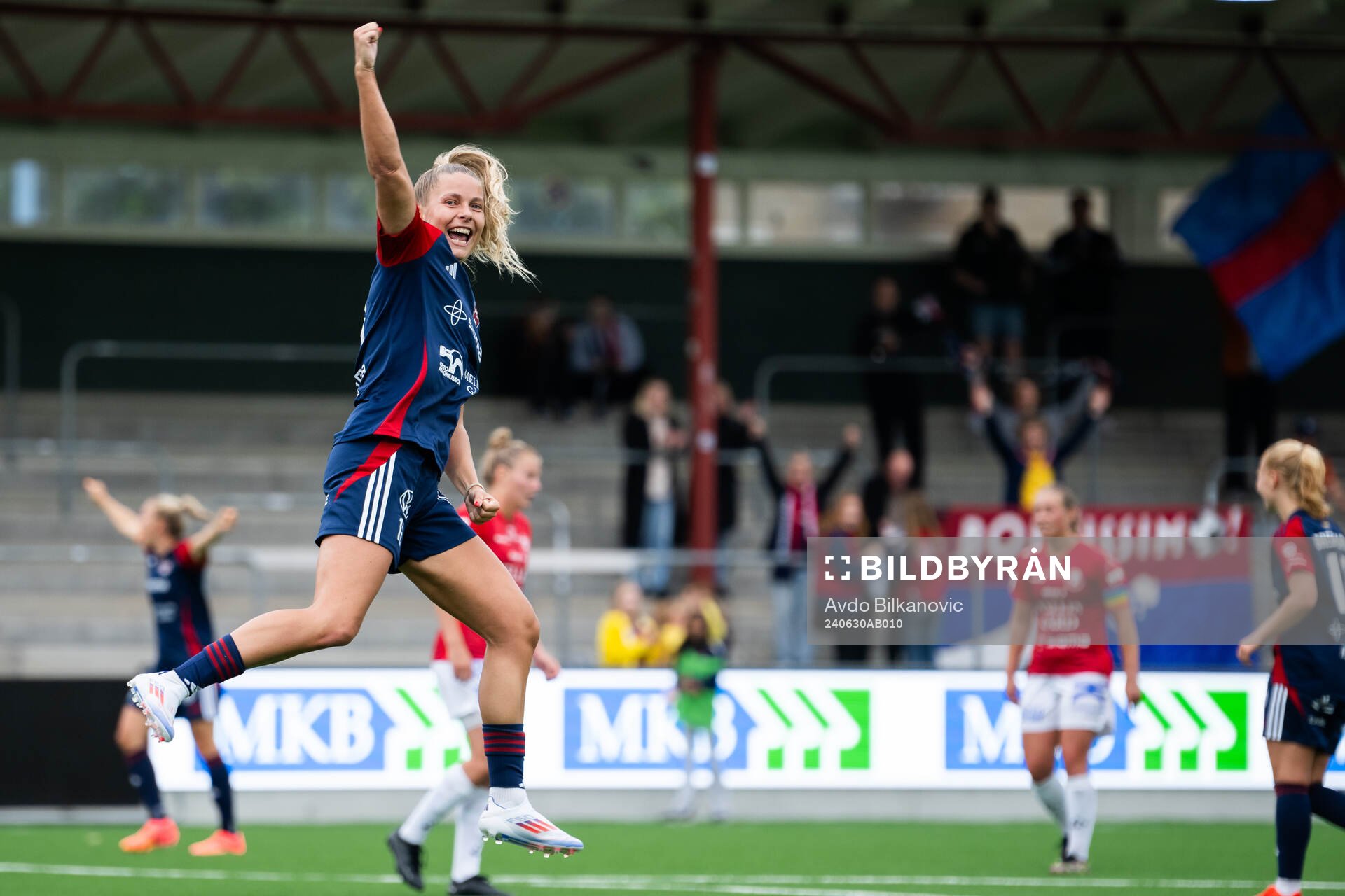 FC Rosengårds Olivia Holdt jublar
