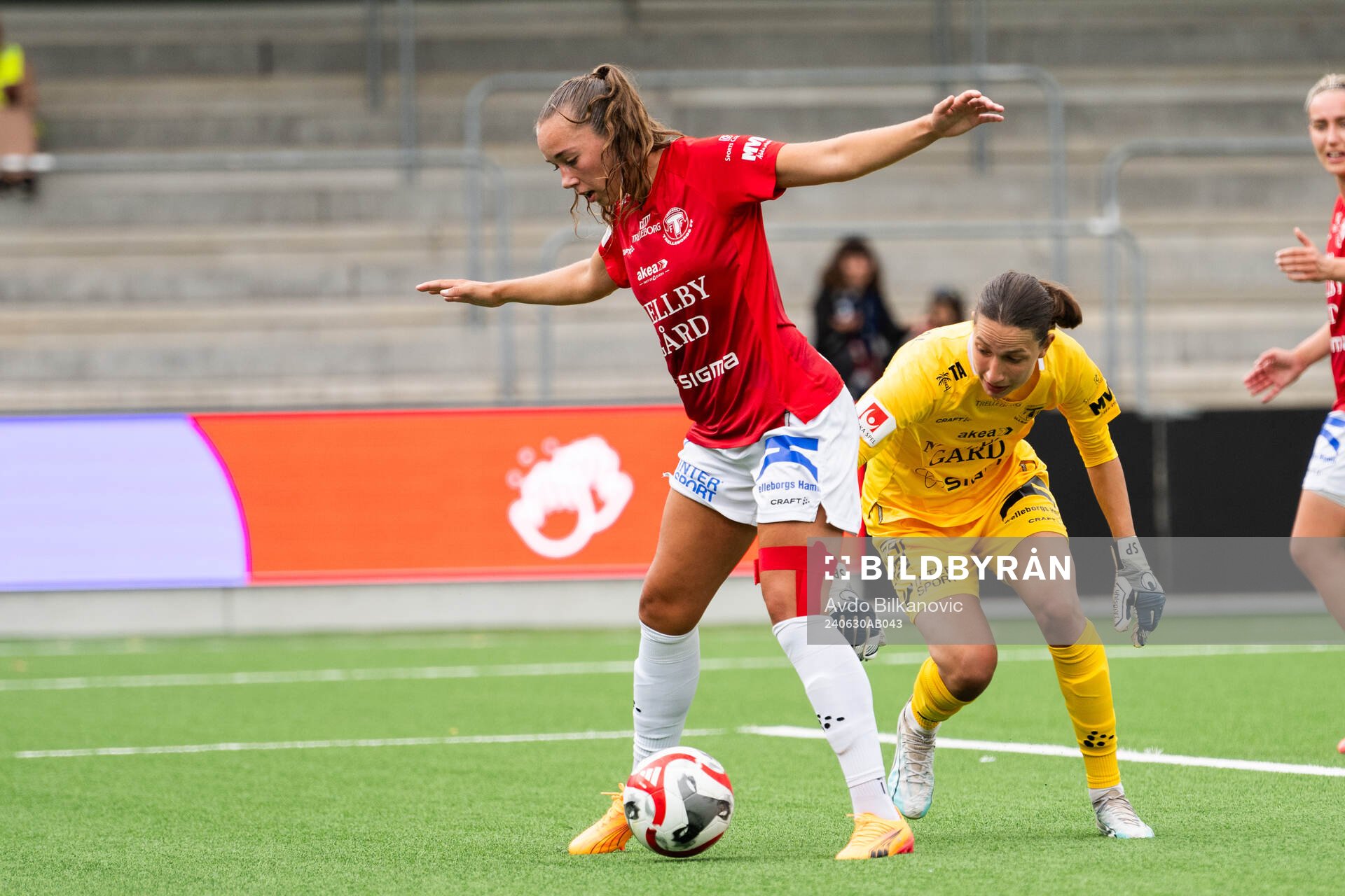 Trelleborgs målvakt Somea Polozen och Athinna Persson