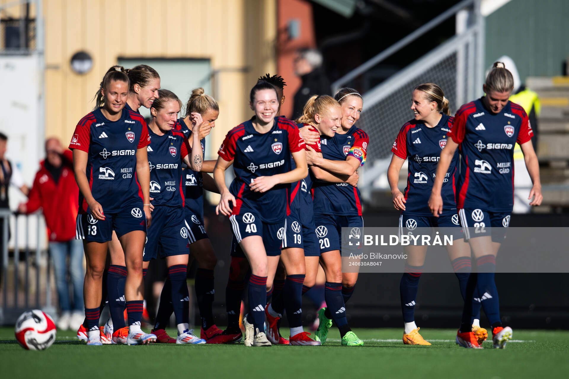 FC Rosengårds Sofie Bruun Bredgaard och Jessica Wik jublar