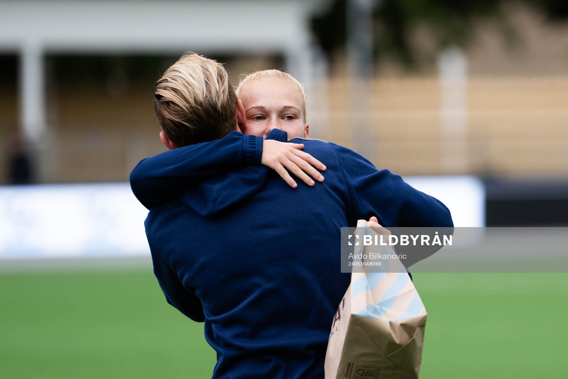 FC Rosengårds Sofie Bruun Bredgaard får avskedspresent