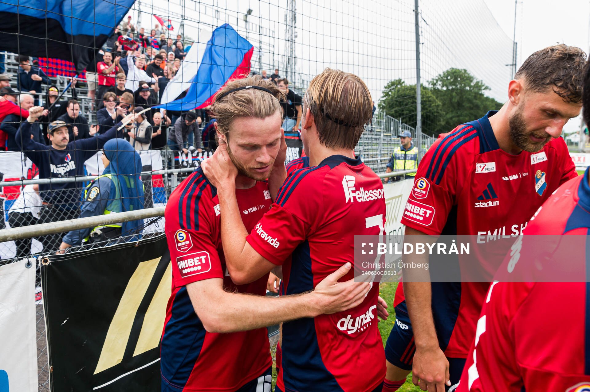 Östers Daniel Ljung och David Seger jublar