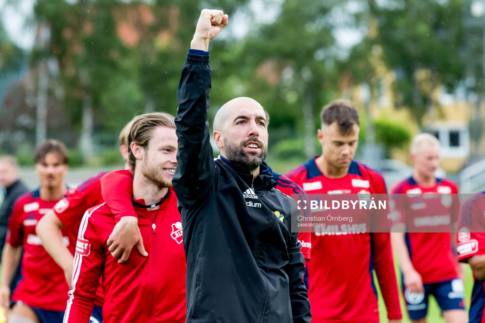 Östers tränare Martin Foyston jublar
