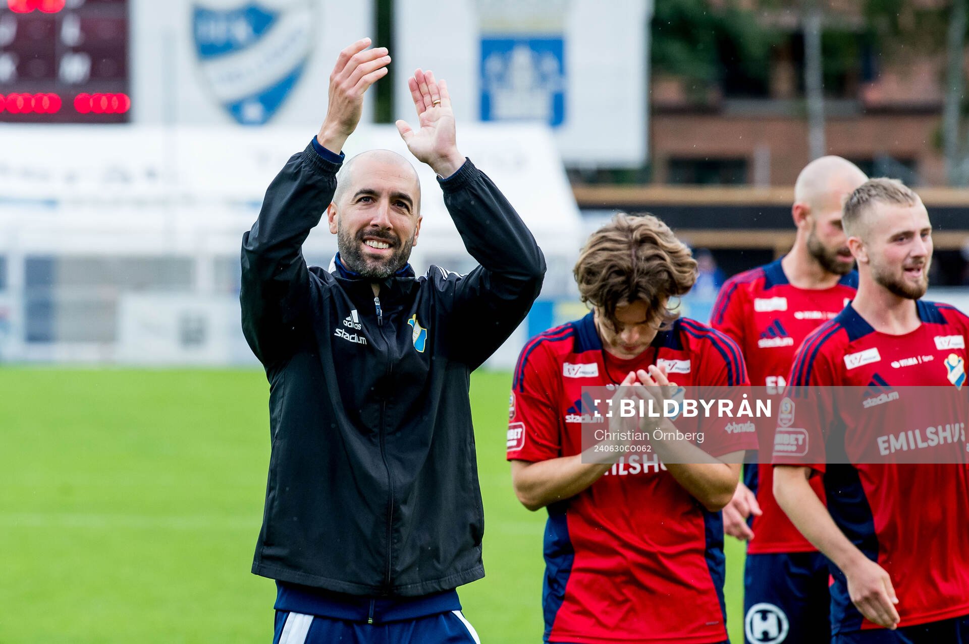 Östers tränare Martin Foyston jublar