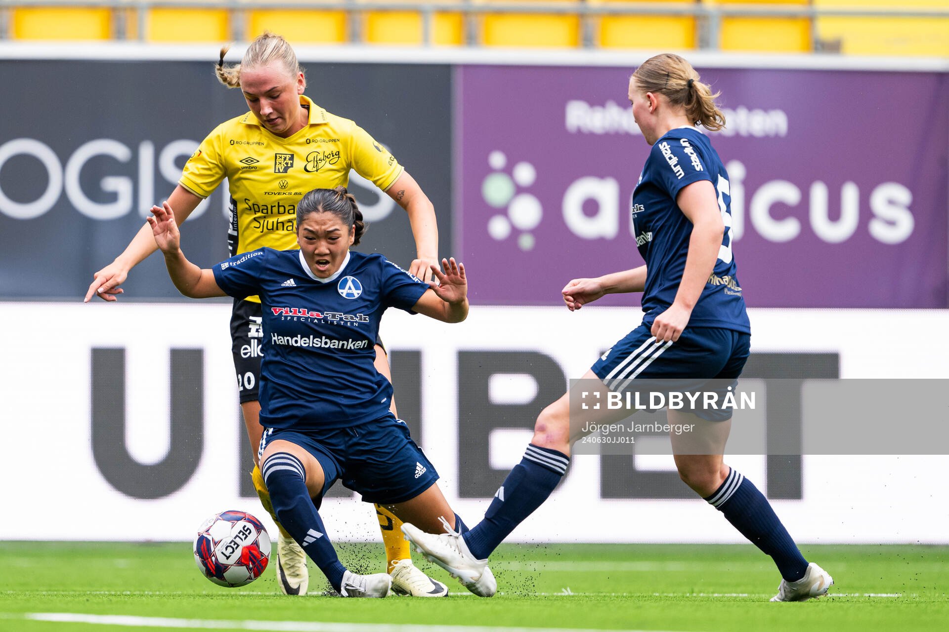 Elfsborgs Stina jensen och Älvsjös Fanny Wahlin