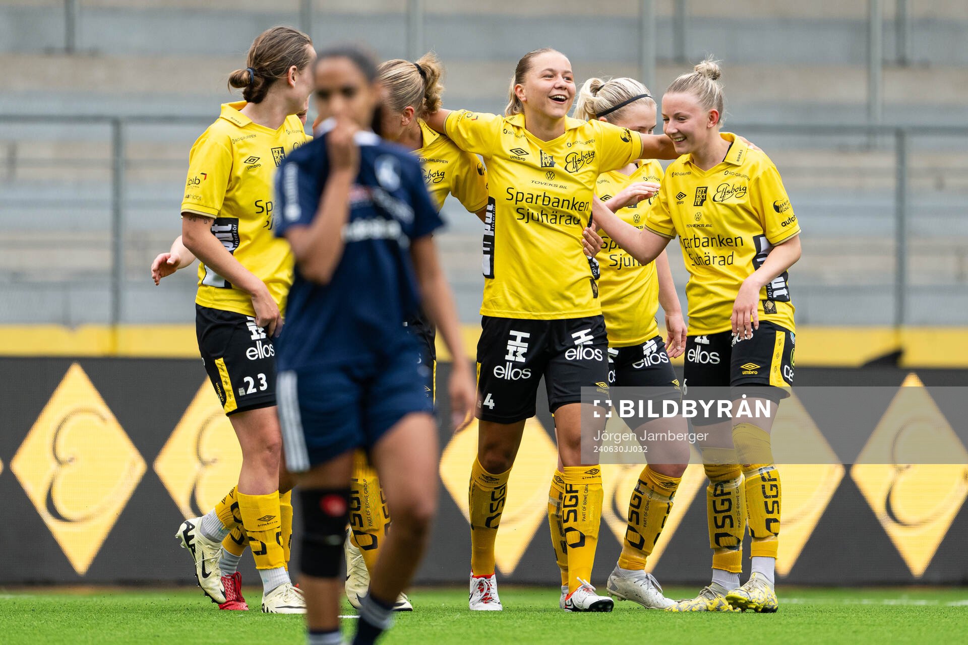 Elfsborgs Alice Broman jublar med Hanna Gunnarsson