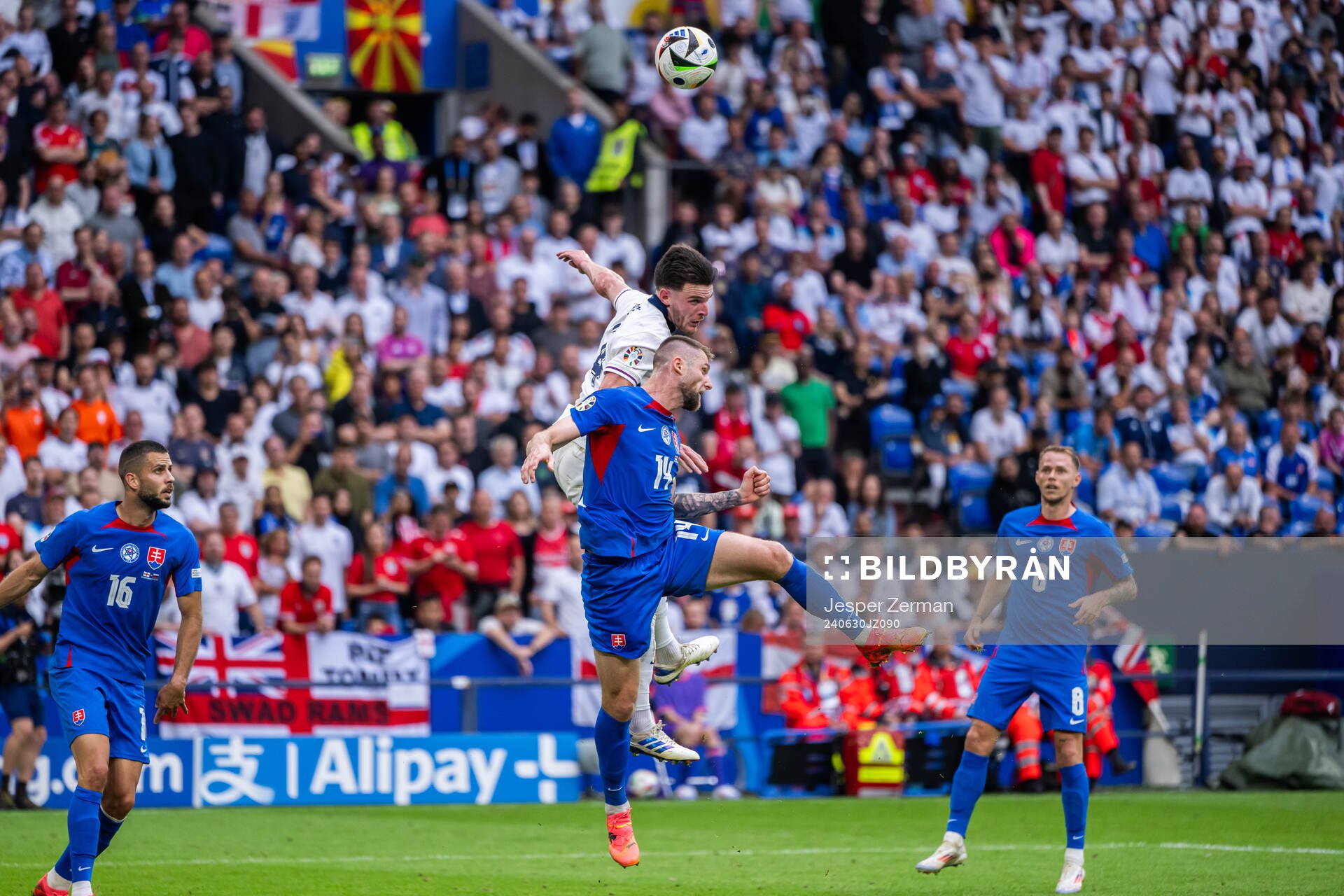 Milan Skriniar of Slovakia and Declan Rice of England