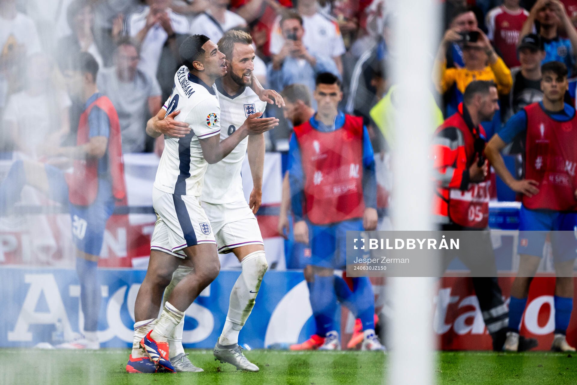 Jude Bellingham and Harry Kane celebrate