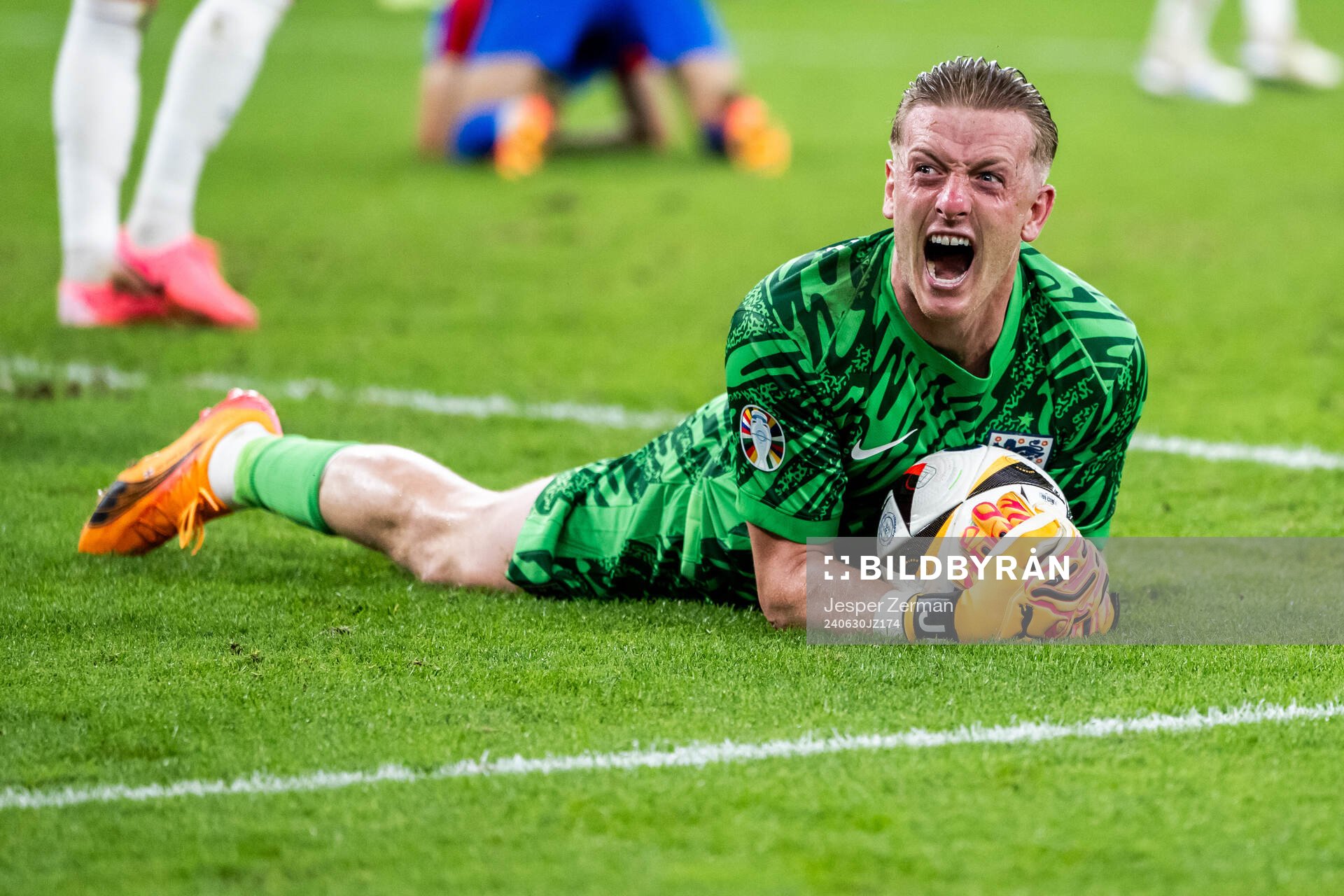 Goalkeeper Jordan Pickford of England celebrates