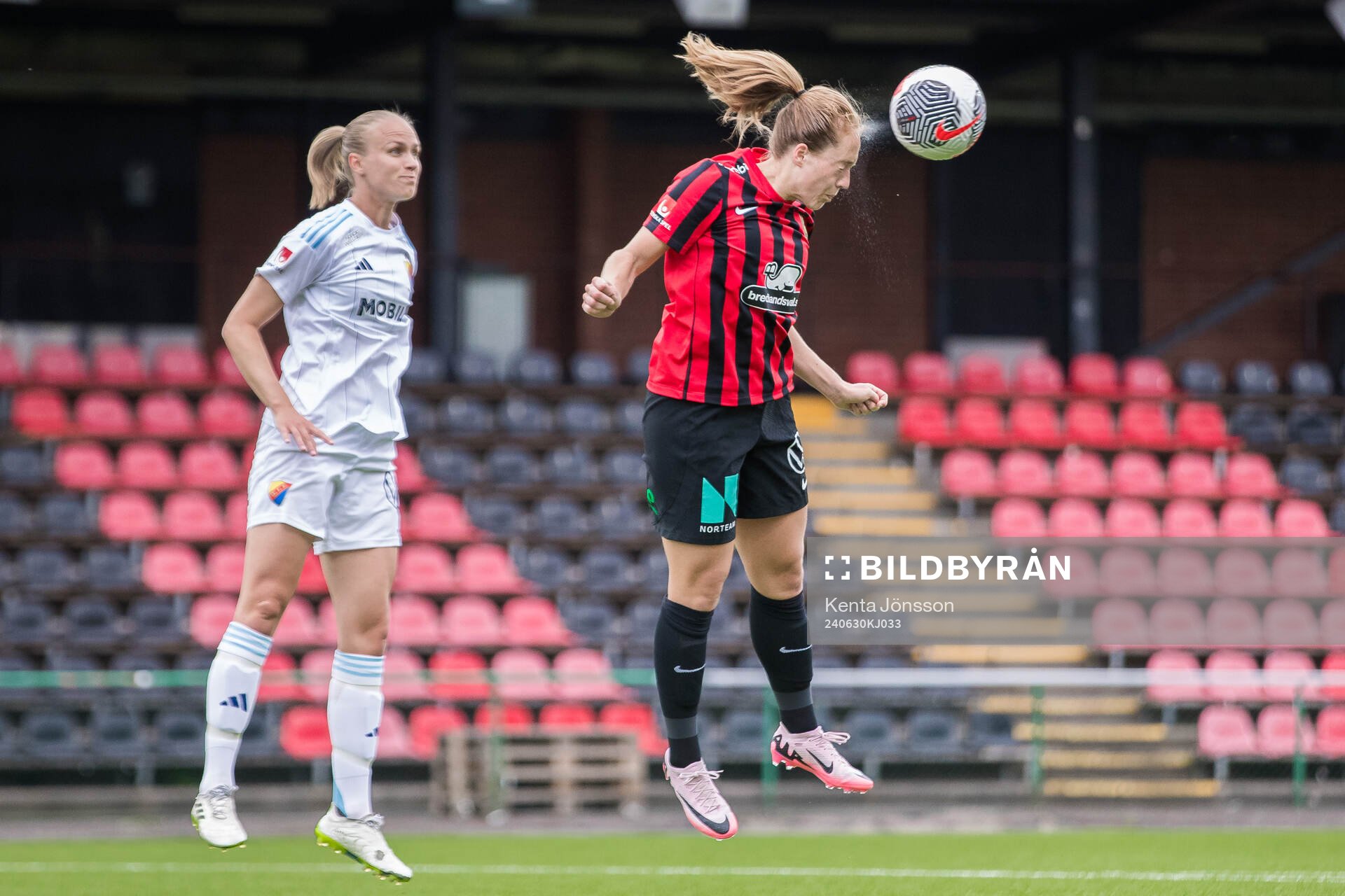 Djurgårdens Matilda Plan och Brommapojkarnas Alice Ahlberg