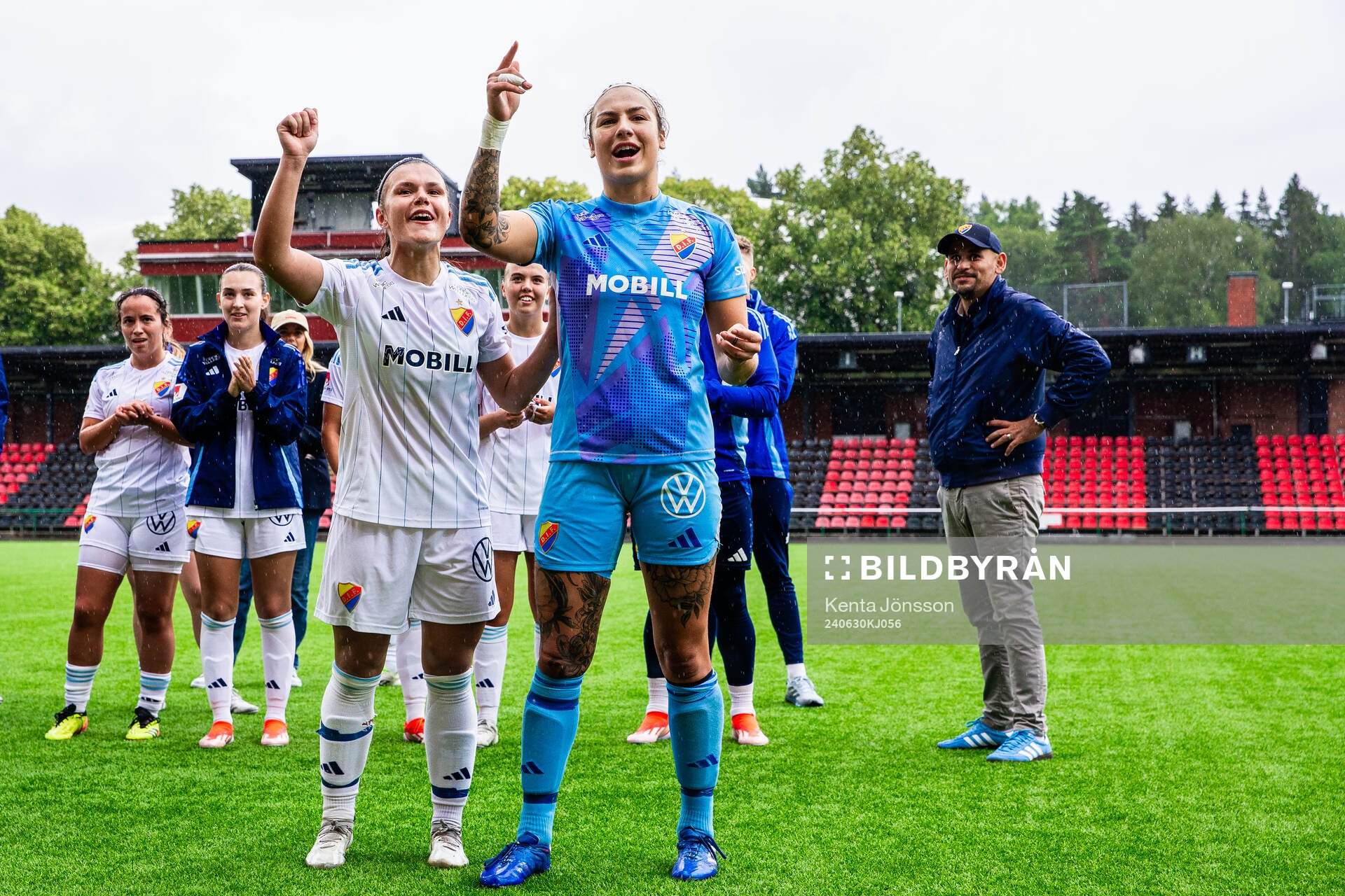 Djurgårdens Alexsandra Lobanova och målvakt Katelin