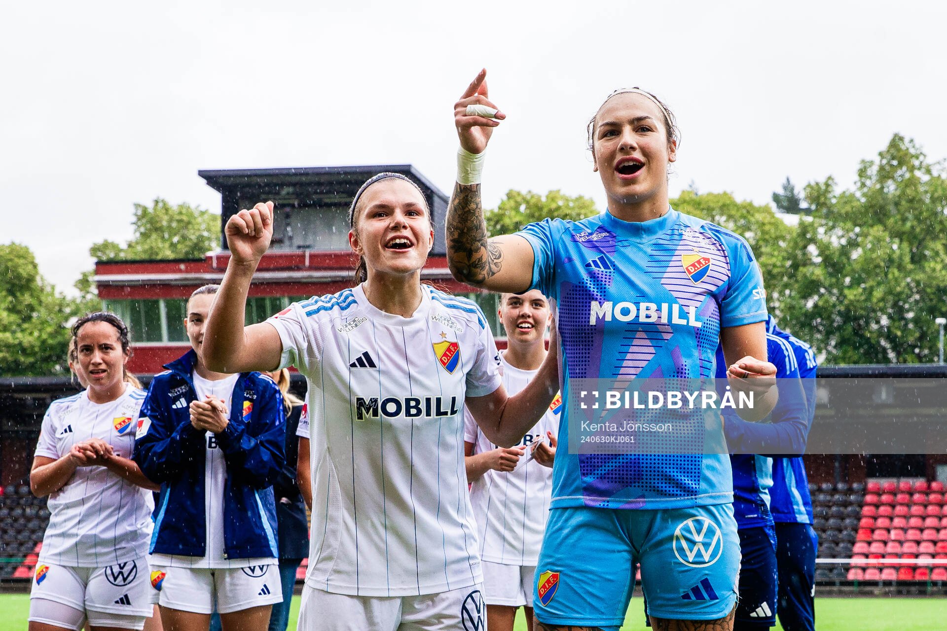 Djurgårdens Alexsandra Lobanova och målvakt Katelin