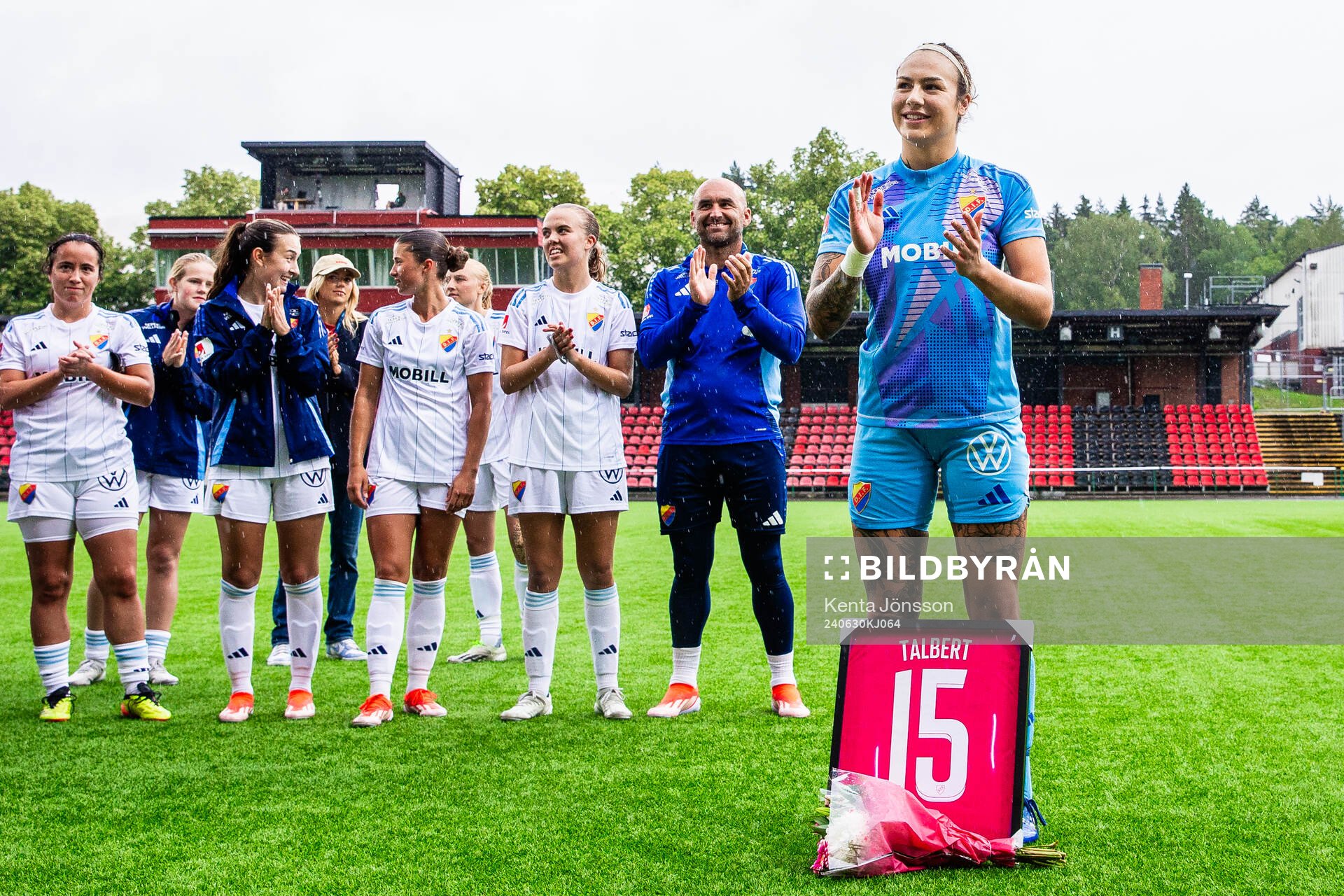 Djurgårdens målvakt Katelin Talbert jublar