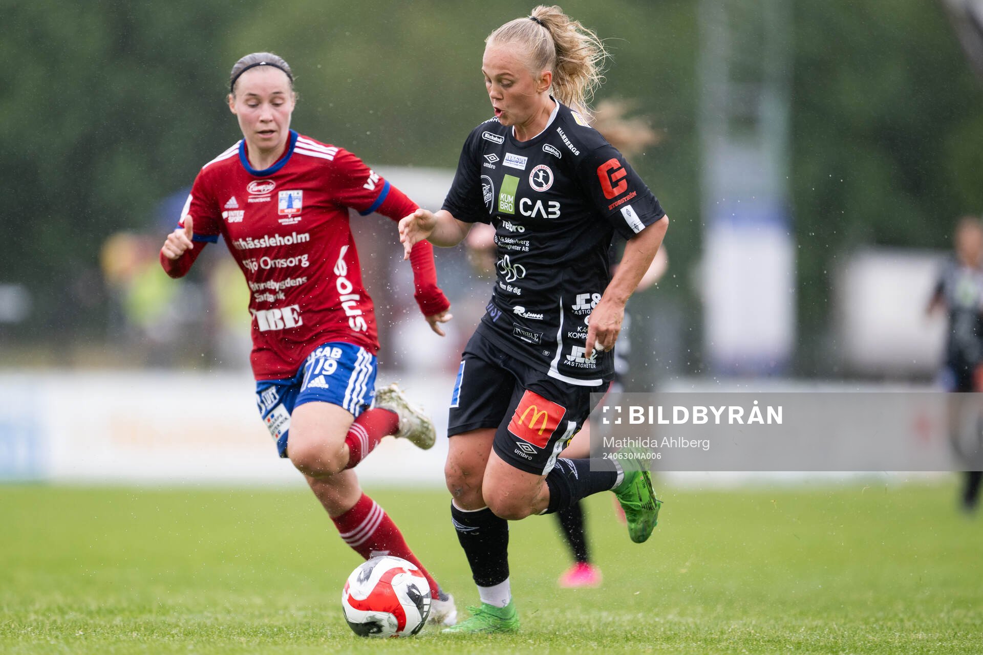 Vittsjös Heidi Kollanen och KIF Örebros Molly Johansson