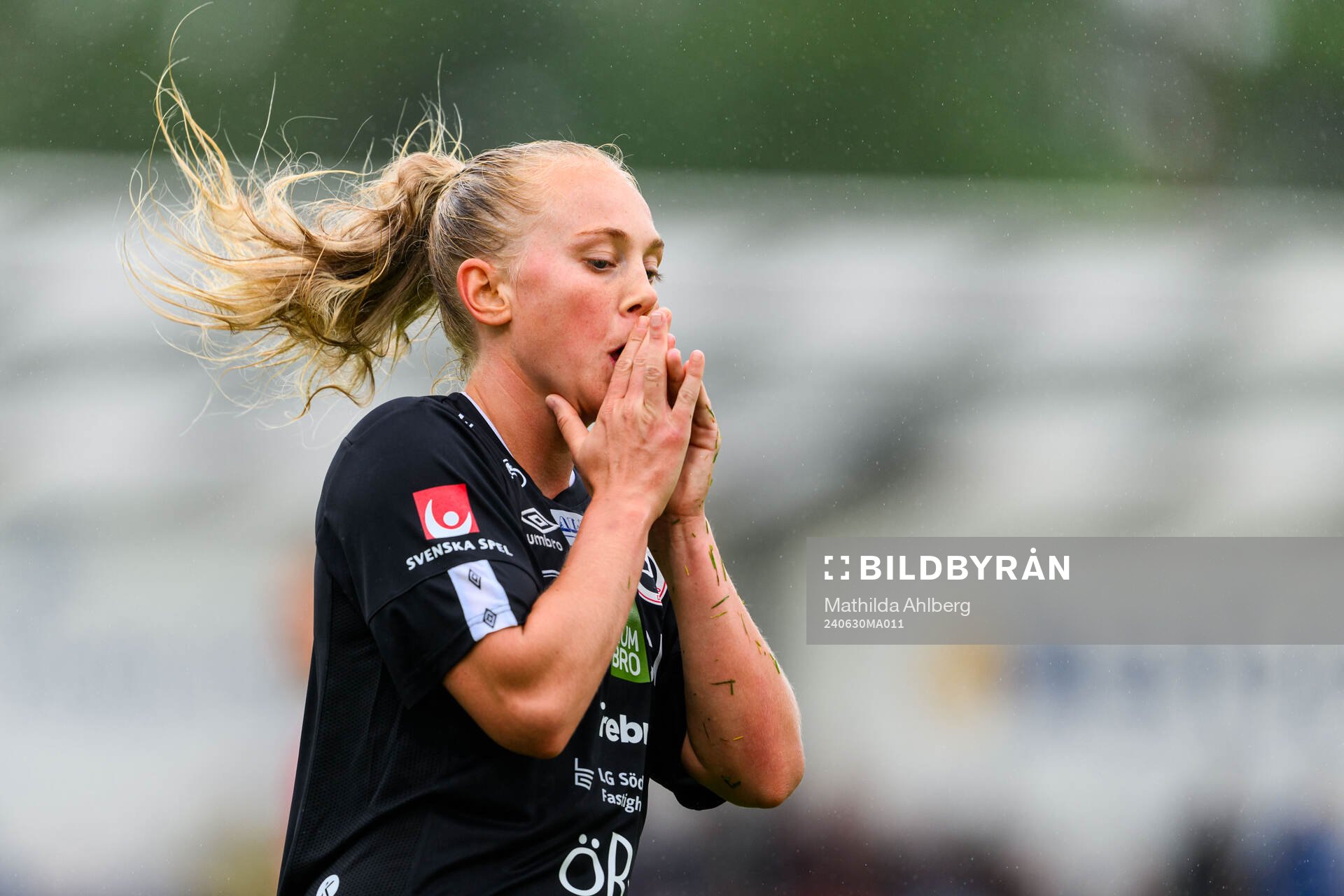 KIF Örebros Molly Johansson deppar
