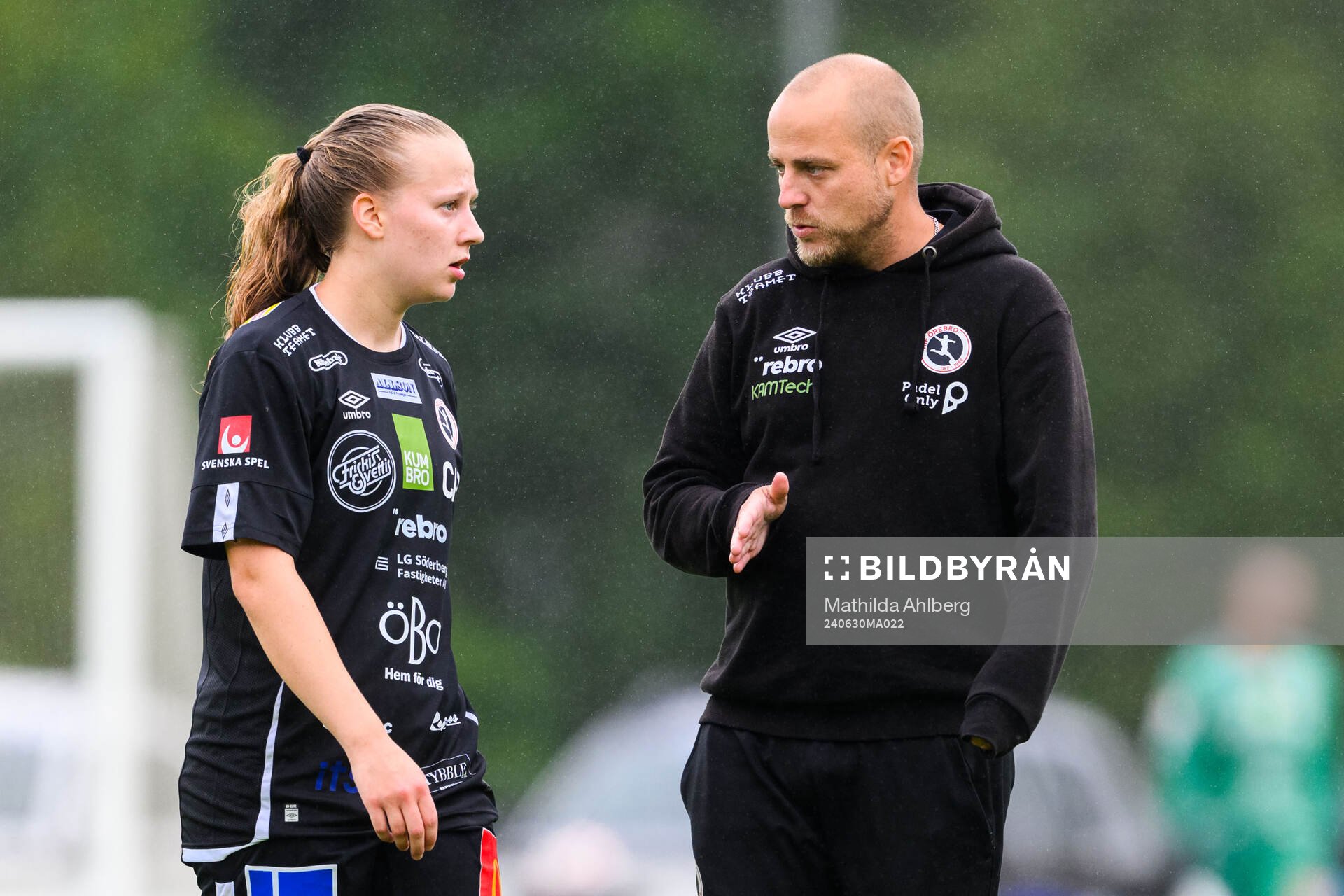 KIF Örebros Inka Sarjanoja och tränare Rickard Johansson