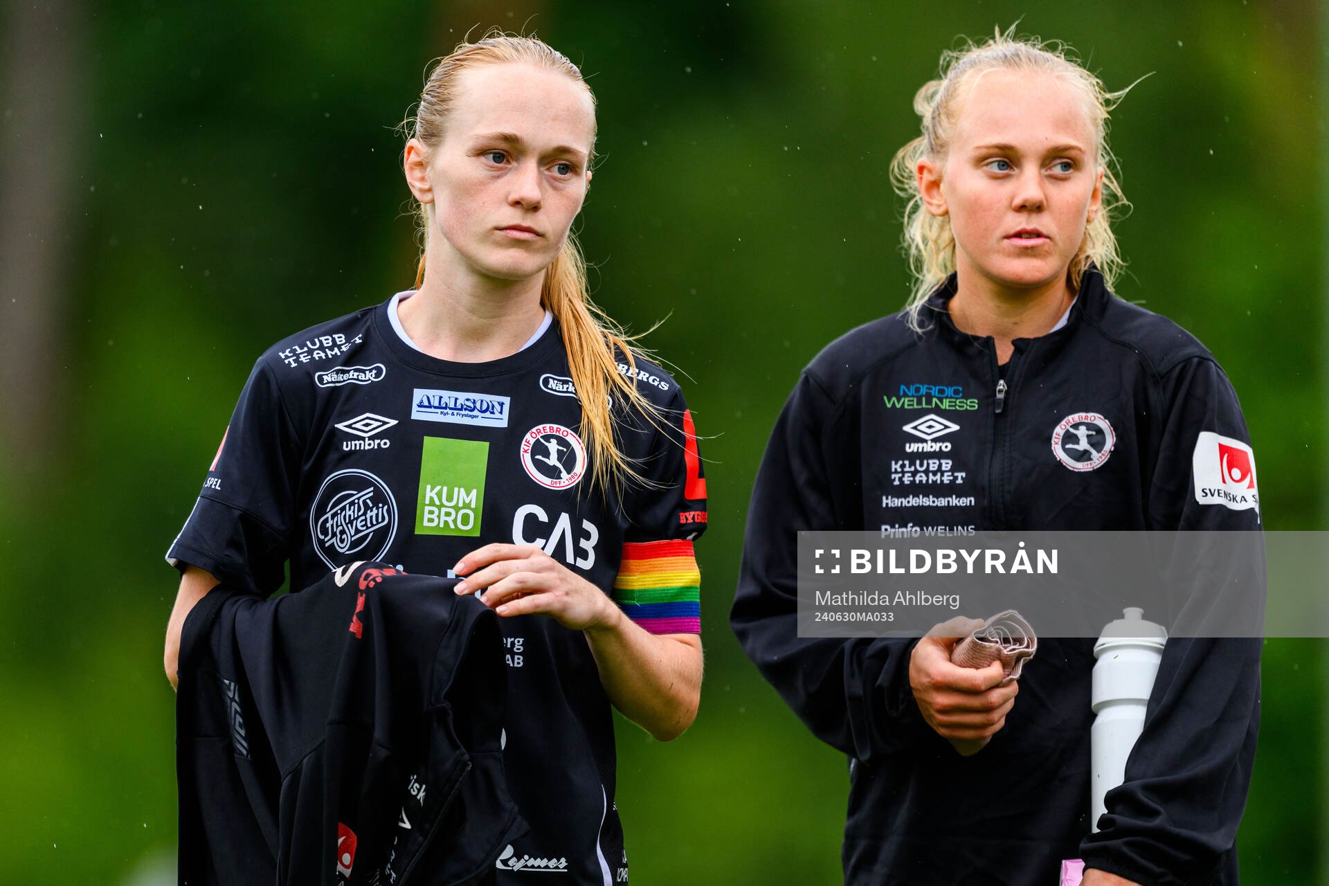 KIF Örebros Minea Lassas och Molly Johansson deppar