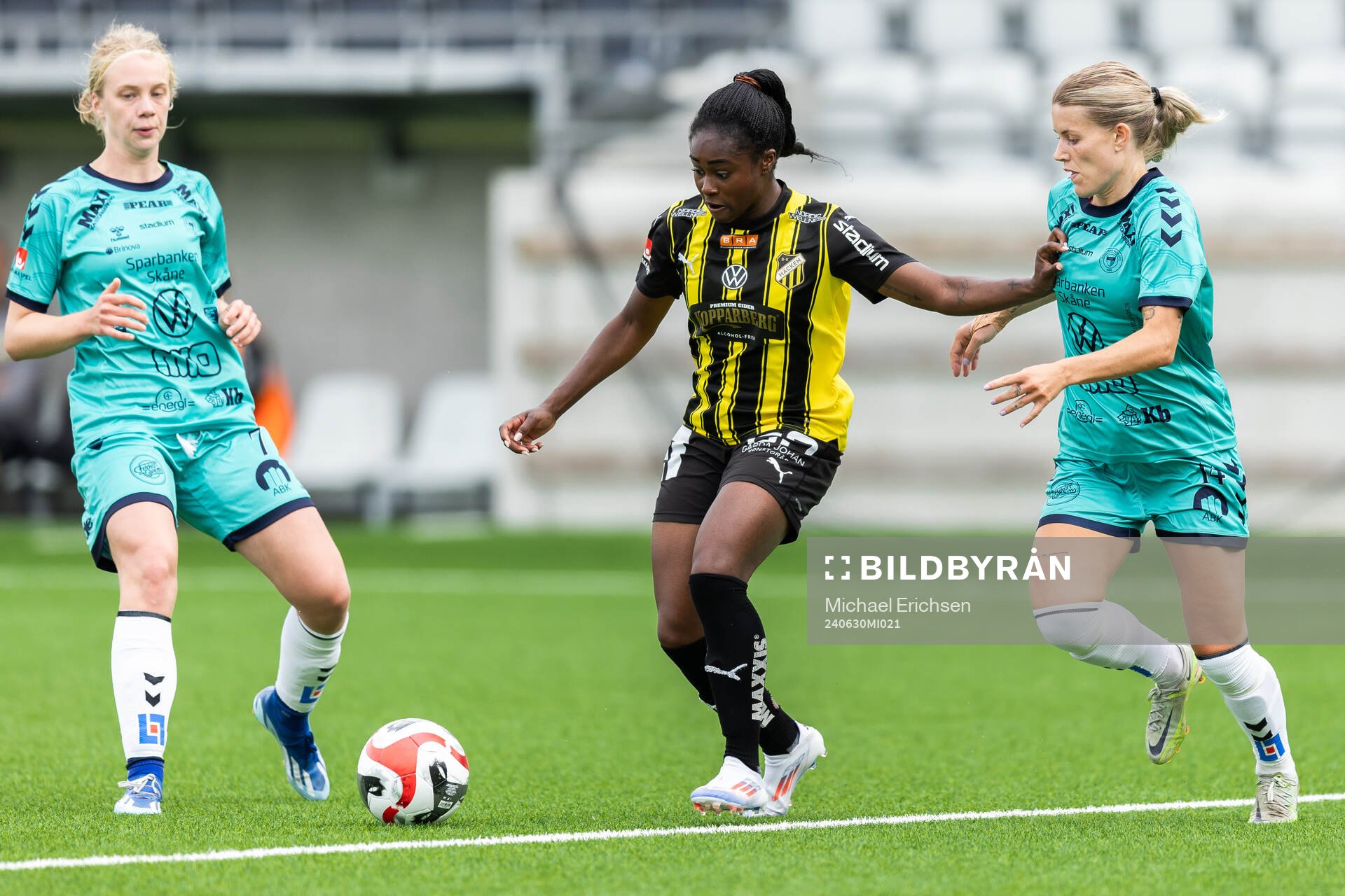 Häckens Monica Jusu Bah och Kristianstads Tilda Persson