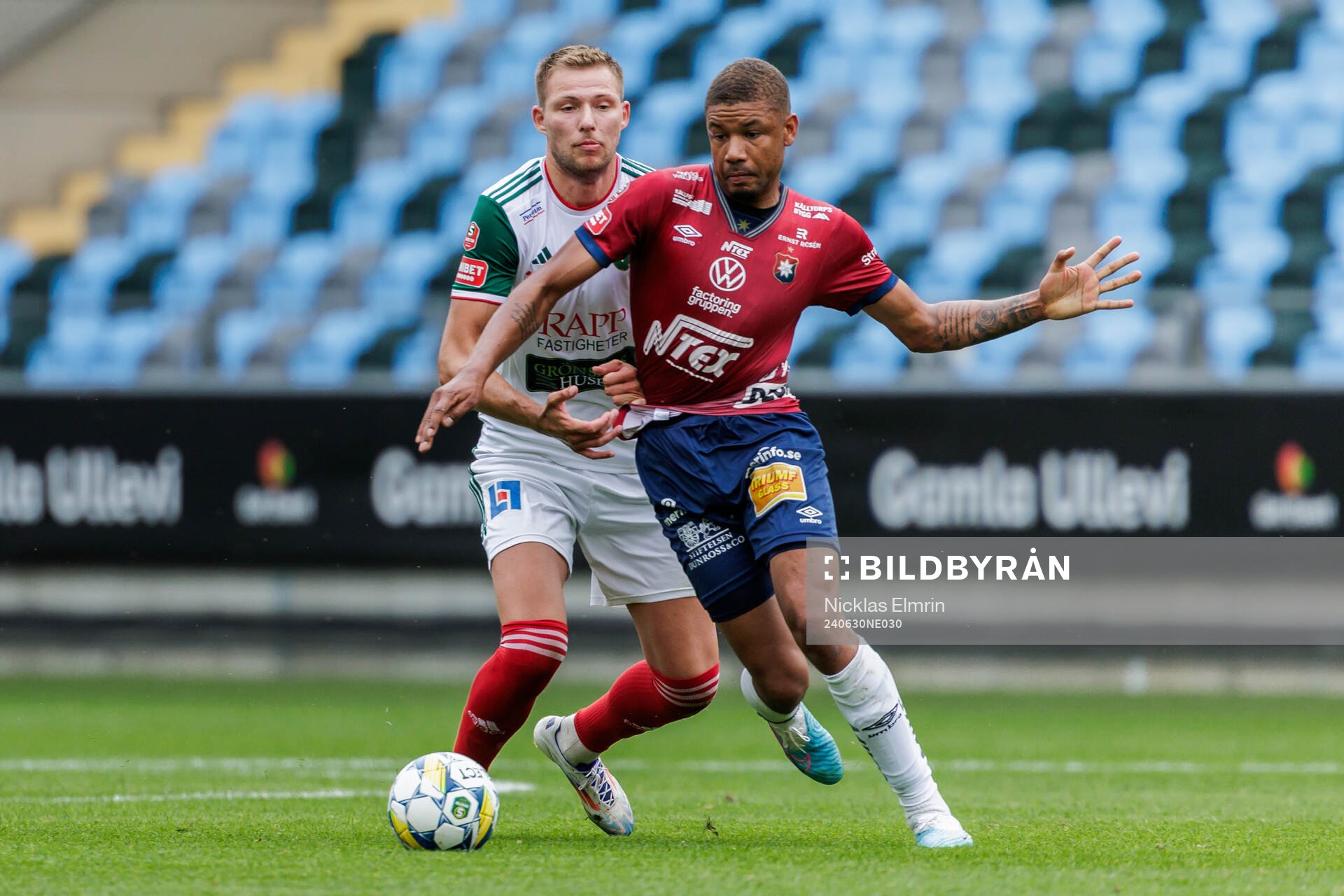 Örgrytes Mikael Dyrestam och Skövde AIKs Stefan Ljubicic
