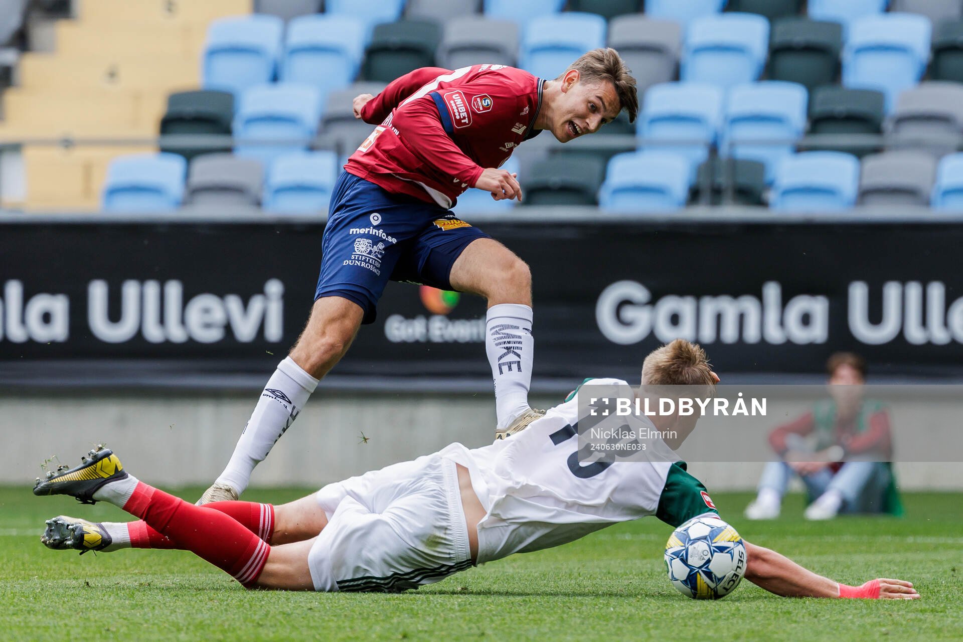 Örgrytes Noah Christoffersson och Skövde AIKs Edvin
