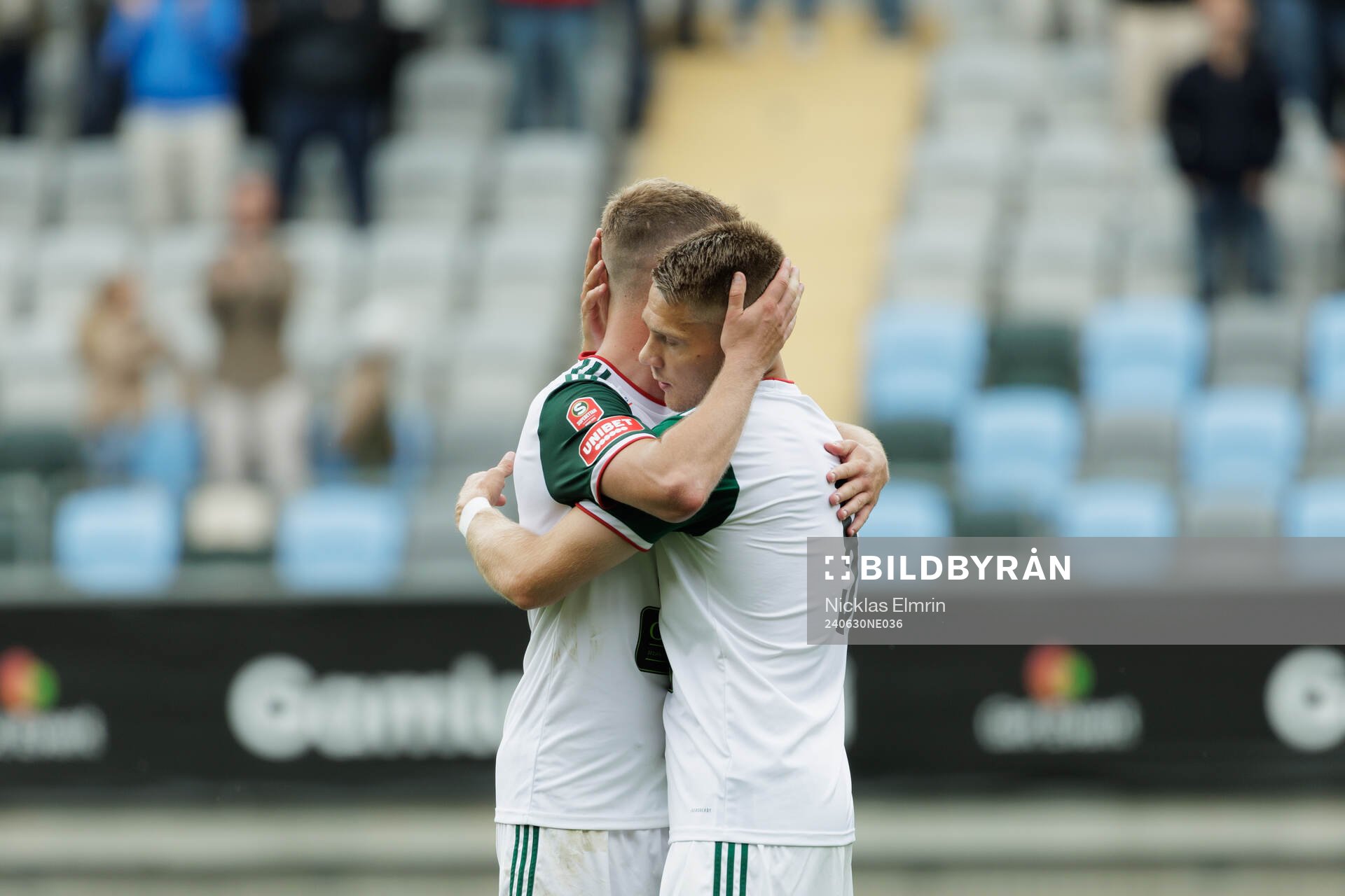 Skövde AIKs Filip Schyberg och Gustav Broman deppar