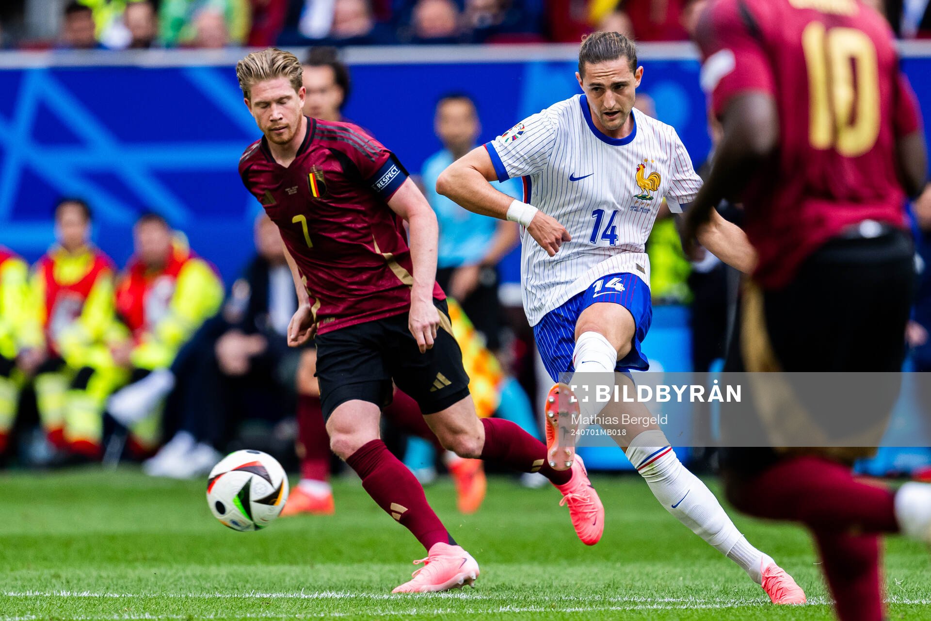 Kevin De Bruyne of Belgium and Adrien Rabiot of France