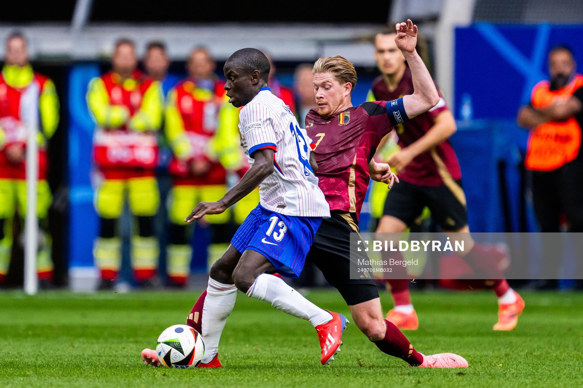 N'Golo Kanté of France and Kevin De Bruyne of Belgium